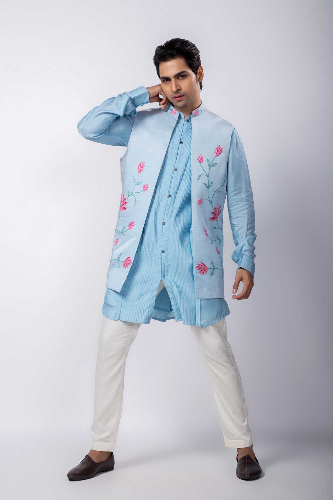 Nayan Nehru and Raahi Kurta Set