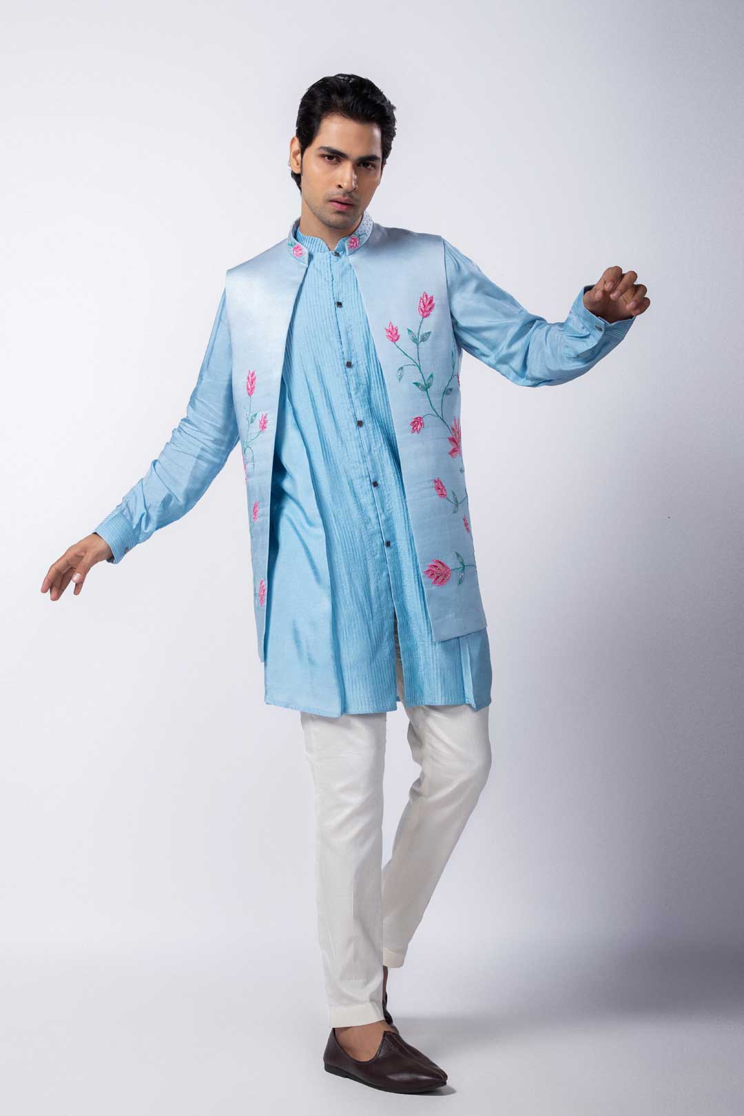 Nayan Nehru and Raahi Kurta Set