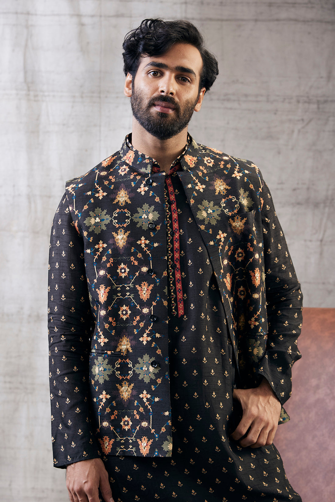 Image of Zahra Printed Bundi With Kurta Set