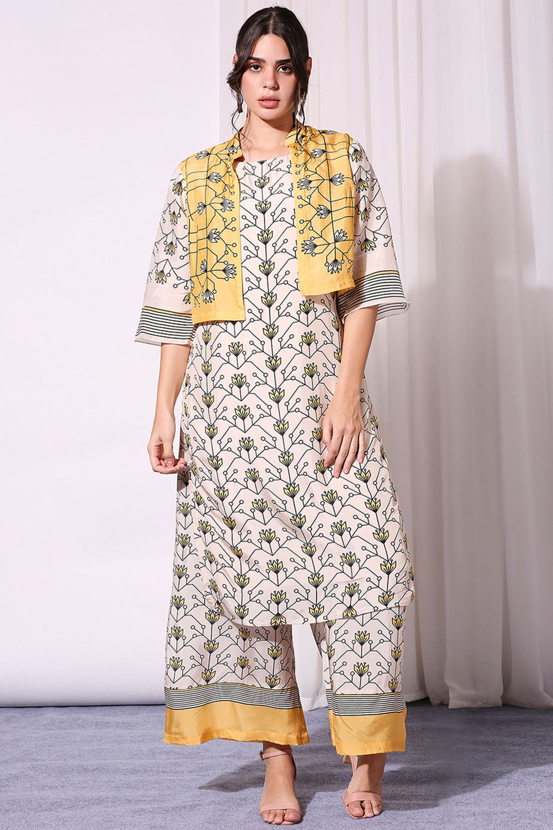 Image of Summer Floral Printed Kurta Set With Jacket