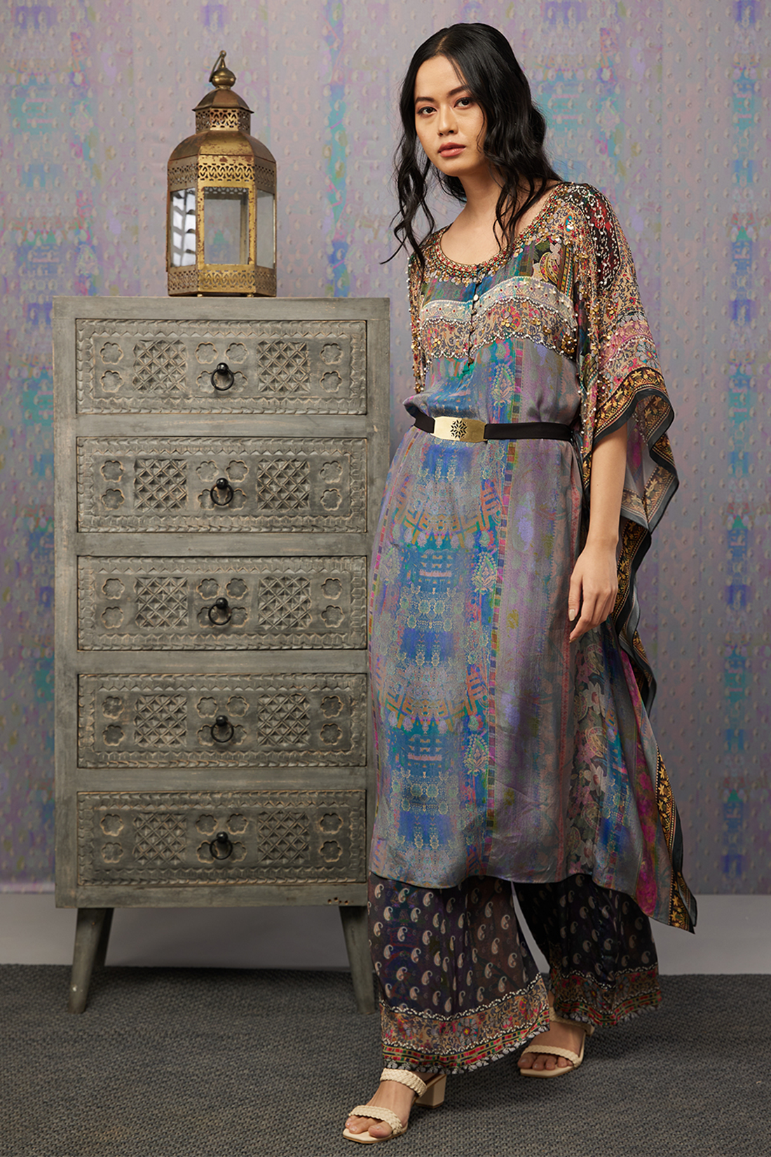 Image of Ikaya embroidered kaftan set with belt