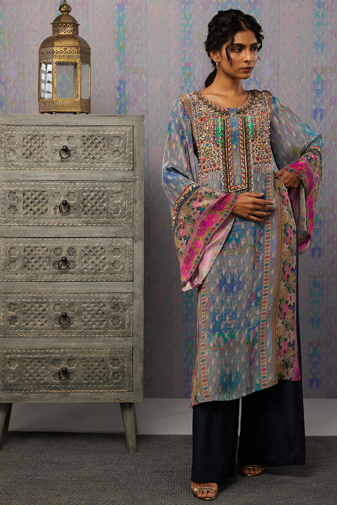 Image of Ikaya embroidered kurta set