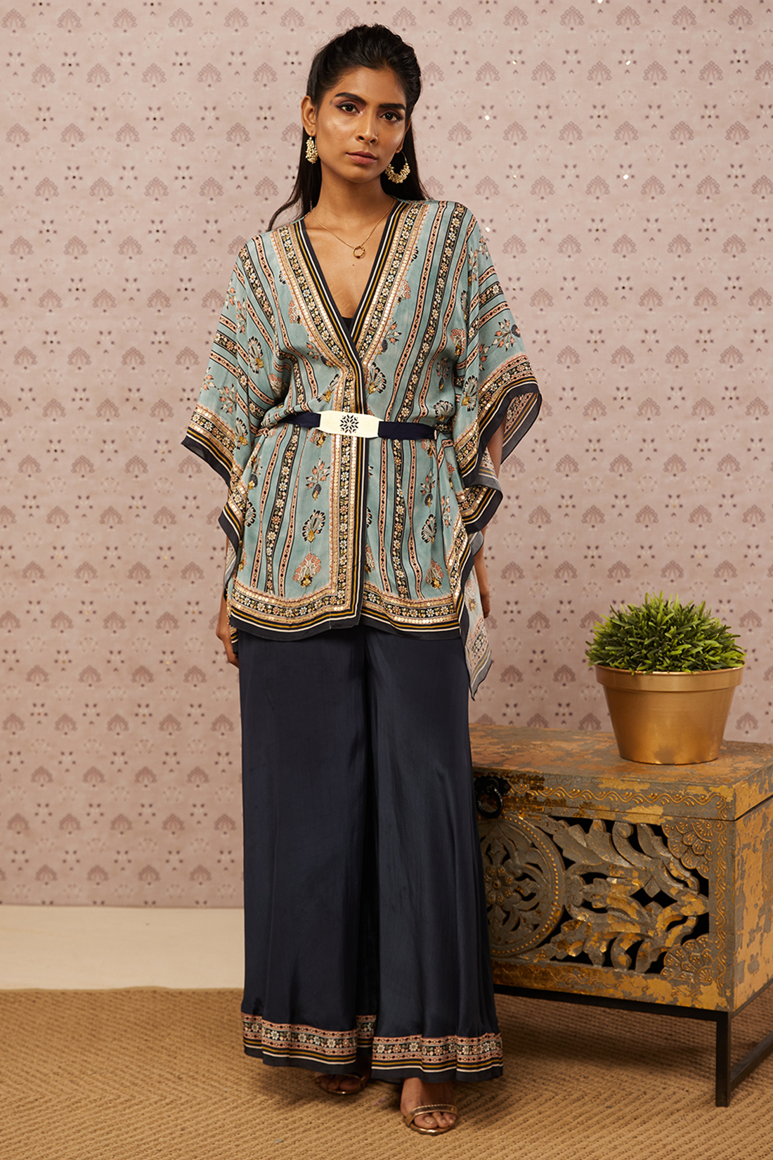 Image of Sarouk embroidered kaftan set with belt