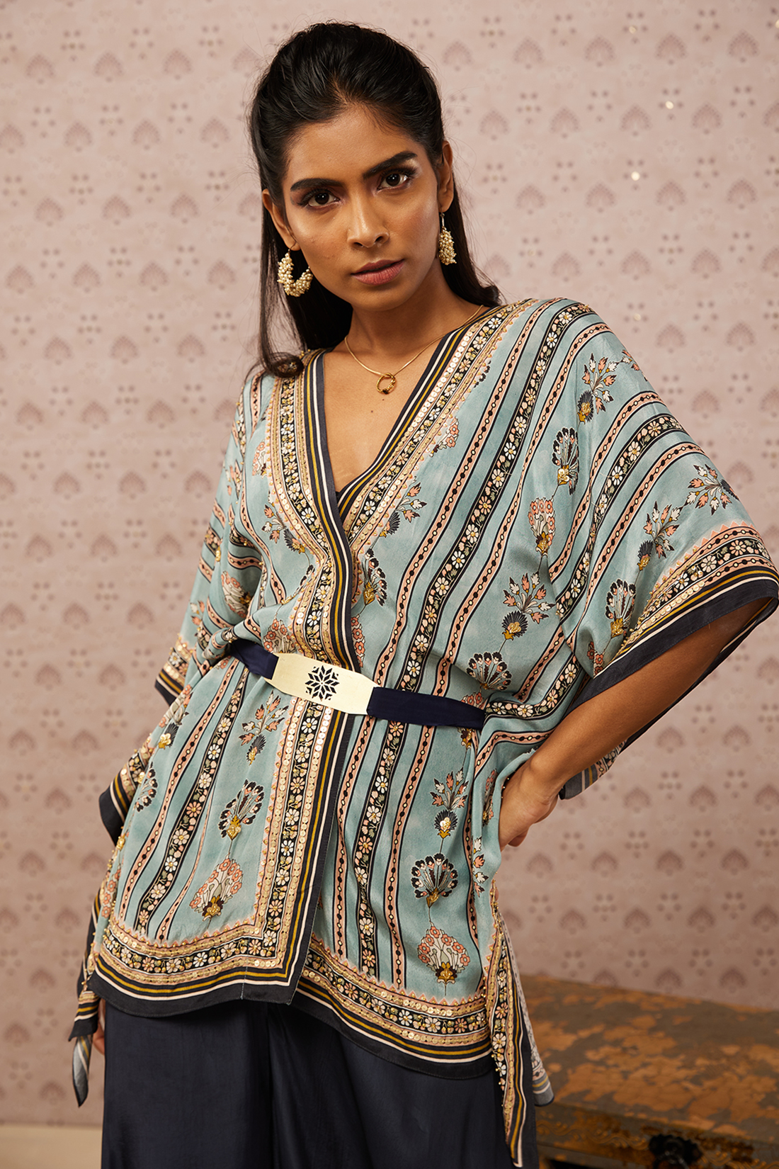 Image of Sarouk embroidered kaftan set with belt