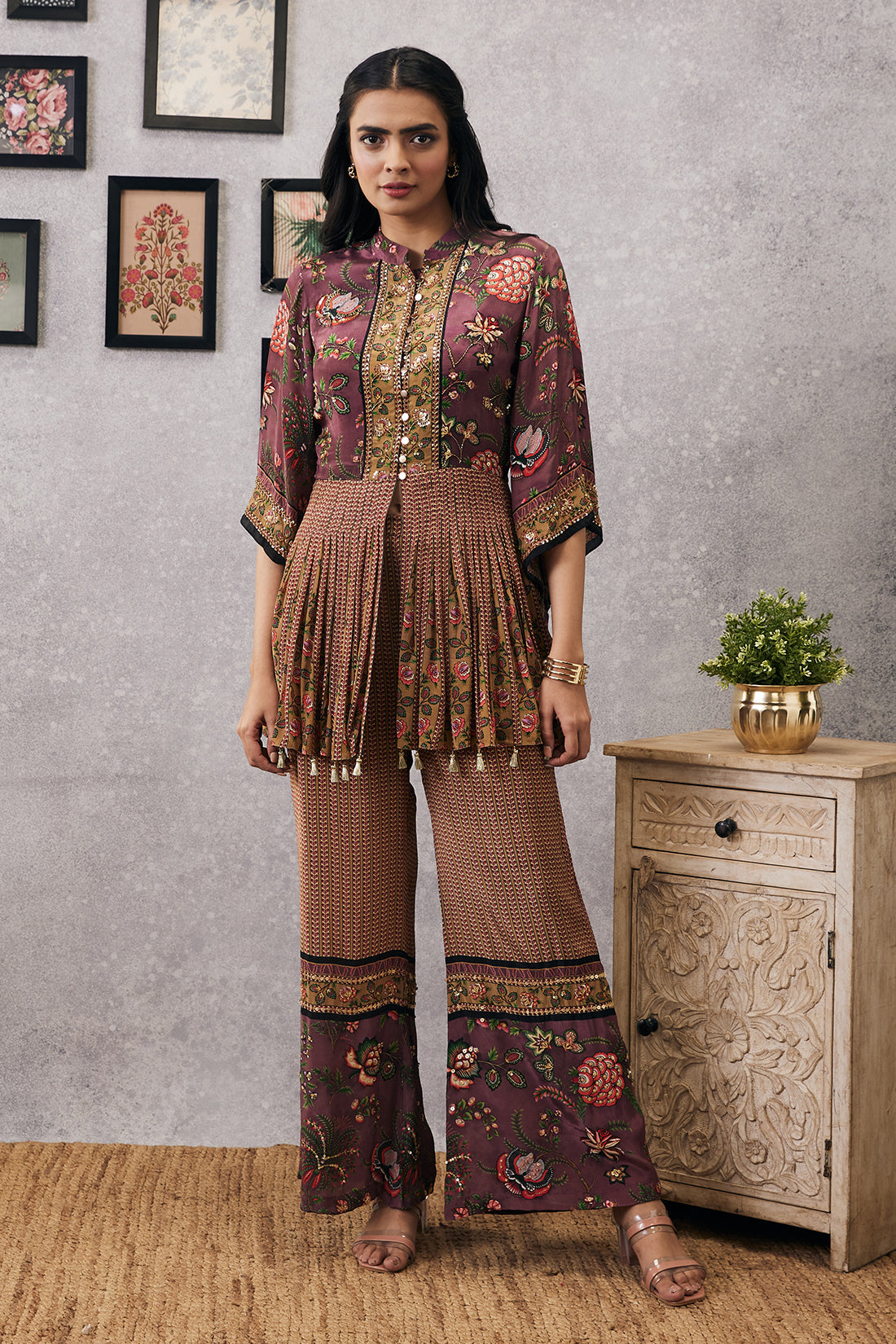 Image of Mehr embroidered kurta set