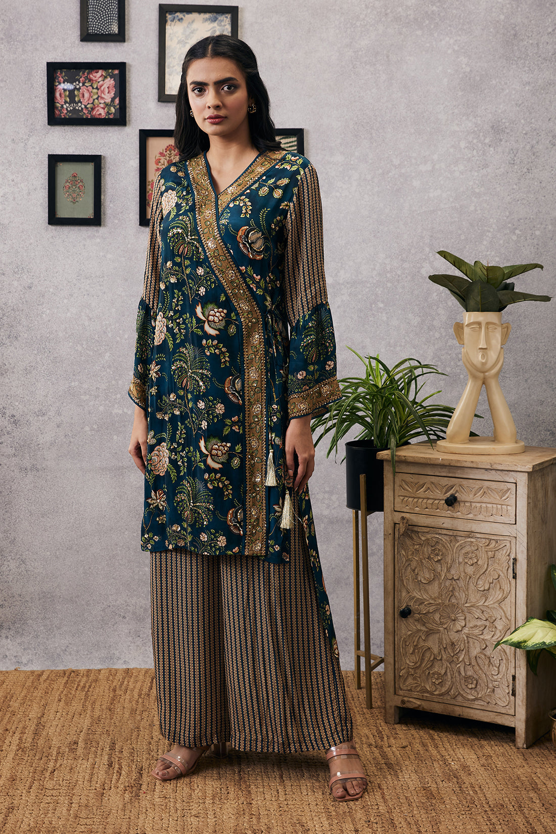 Image of Mehr embroidered kurta set