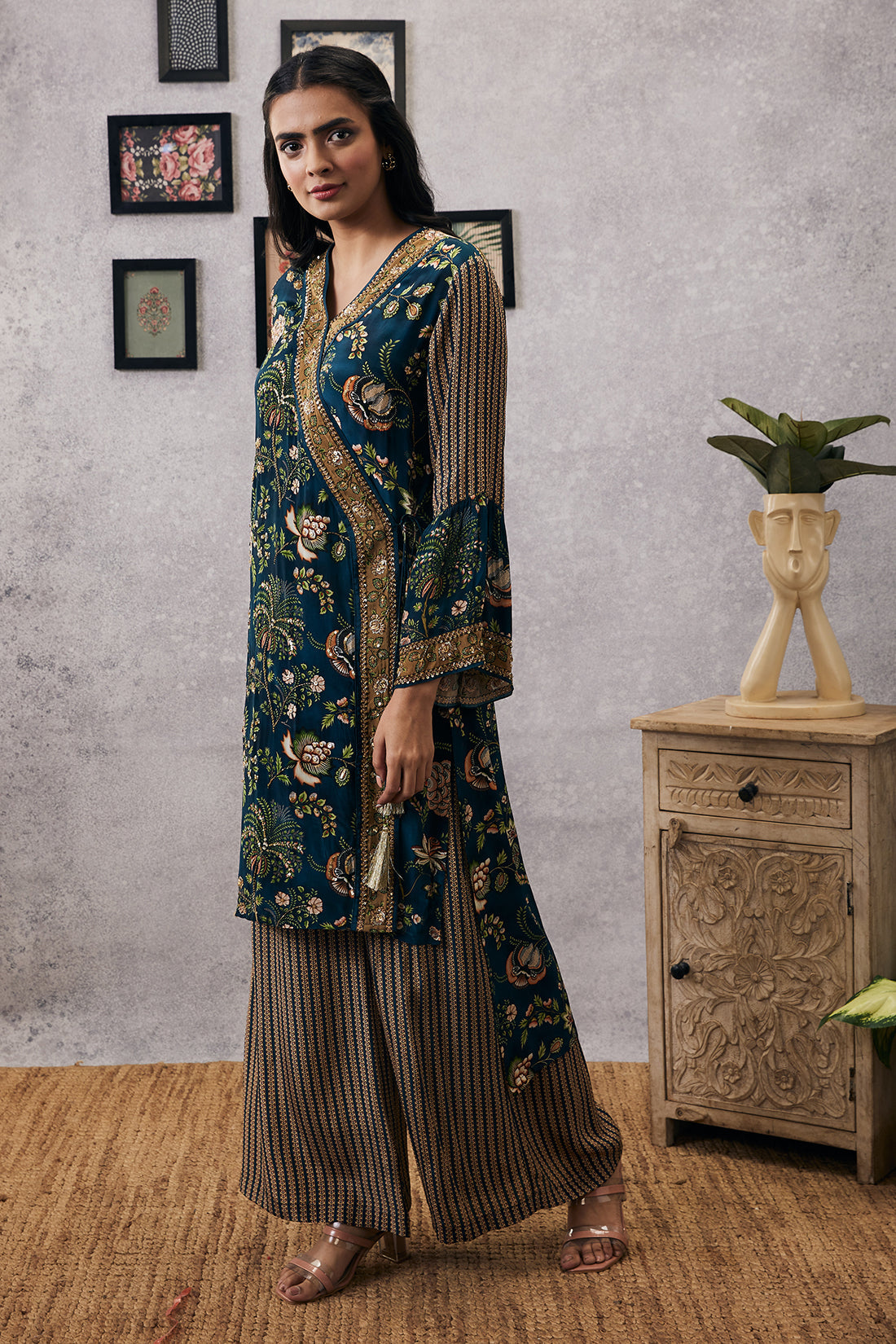 Image of Mehr embroidered kurta set