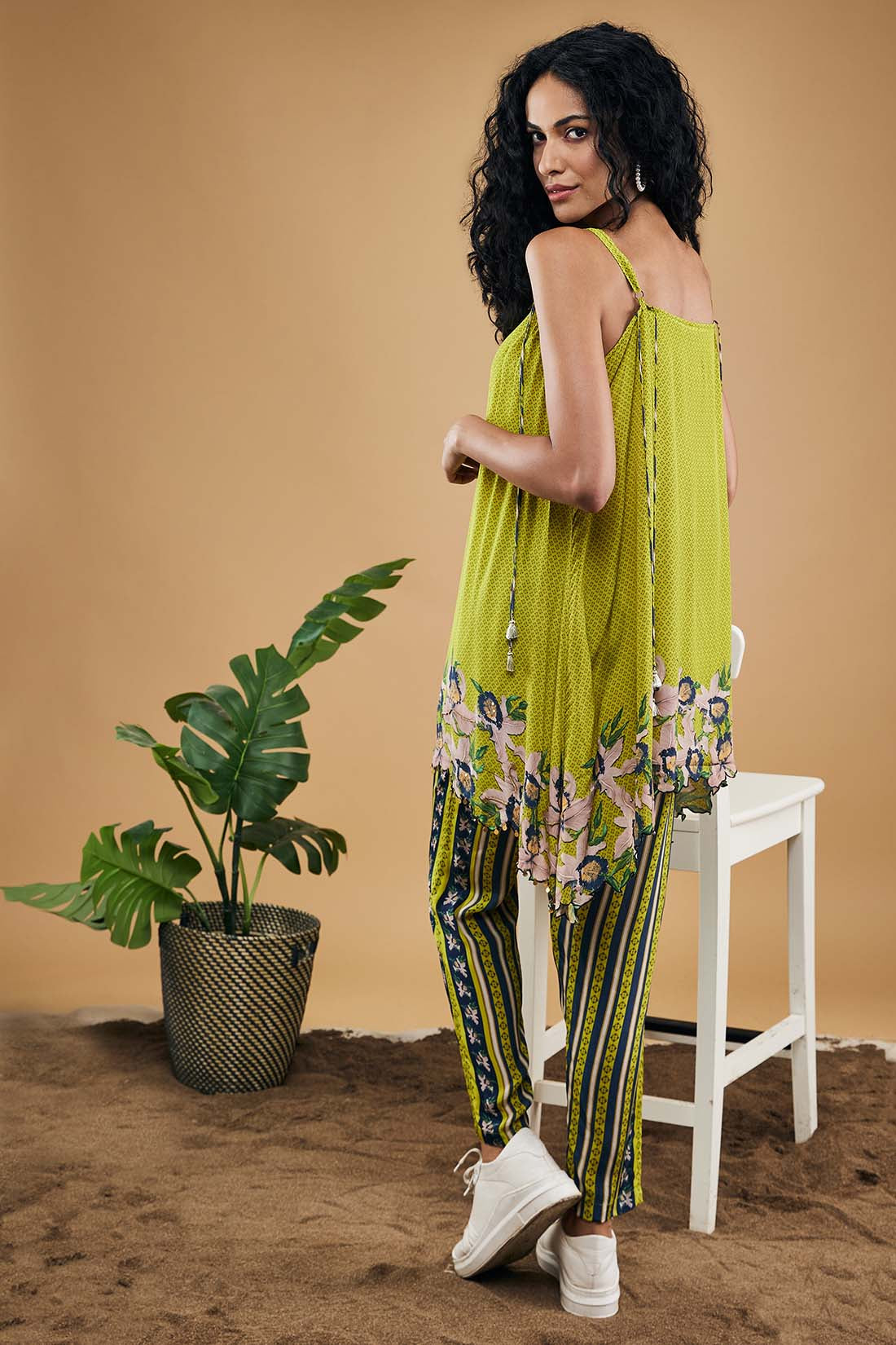 Image of Orchid Bloom Embellished Top With Pants