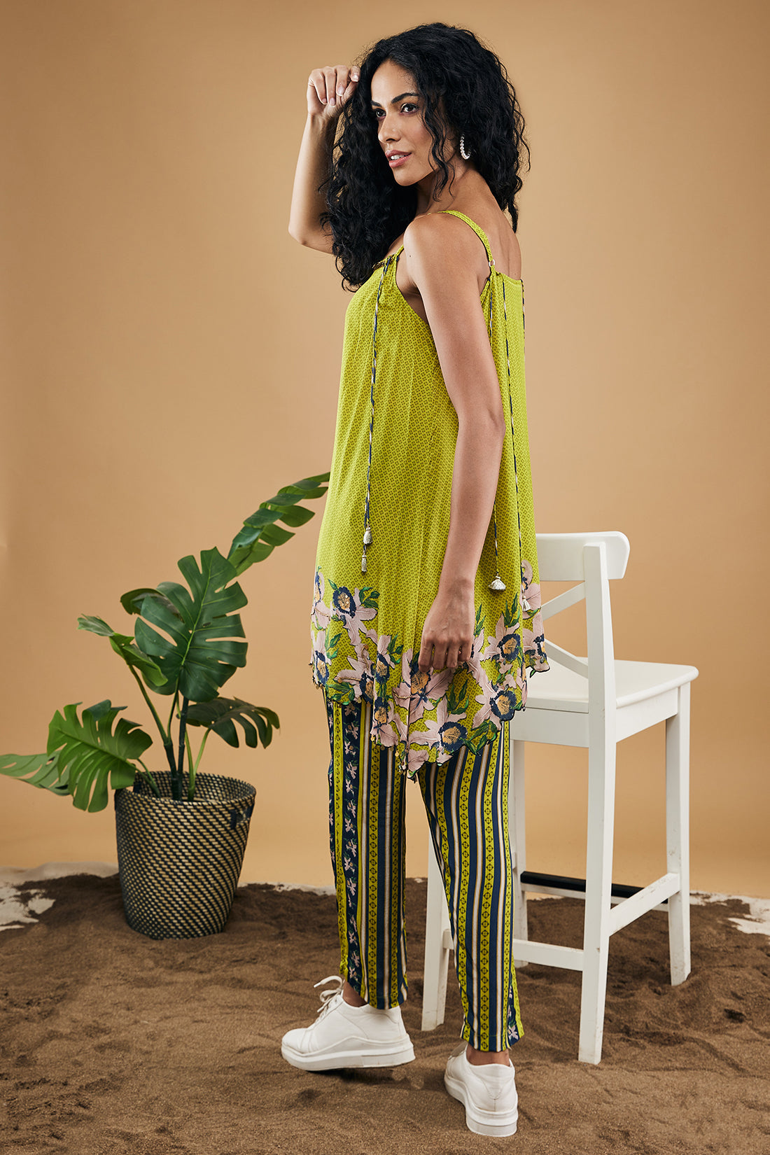 Image of Orchid Bloom Embellished Top With Pants