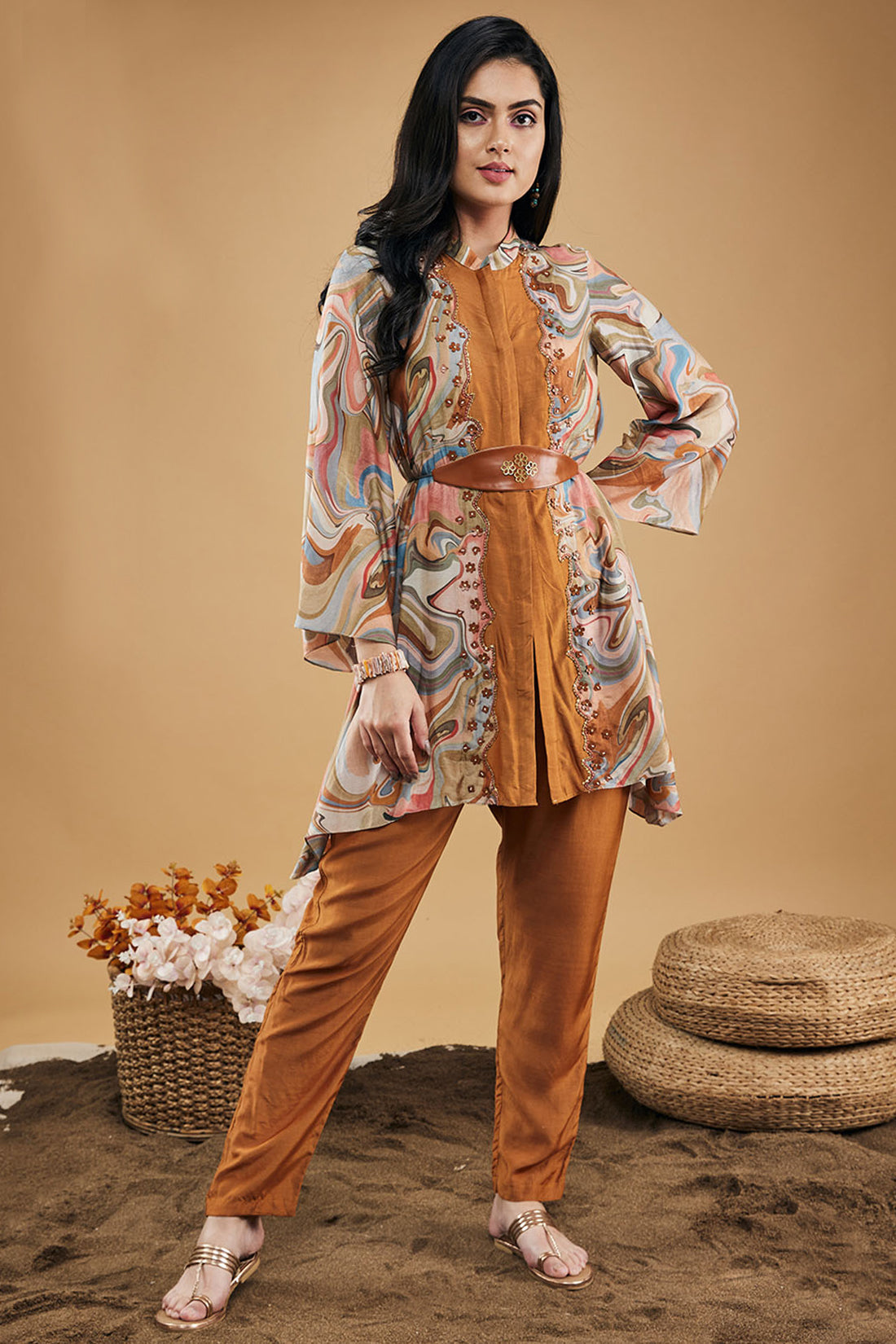 Image of Marble Mosaic Embellished Kurta Set With Belt