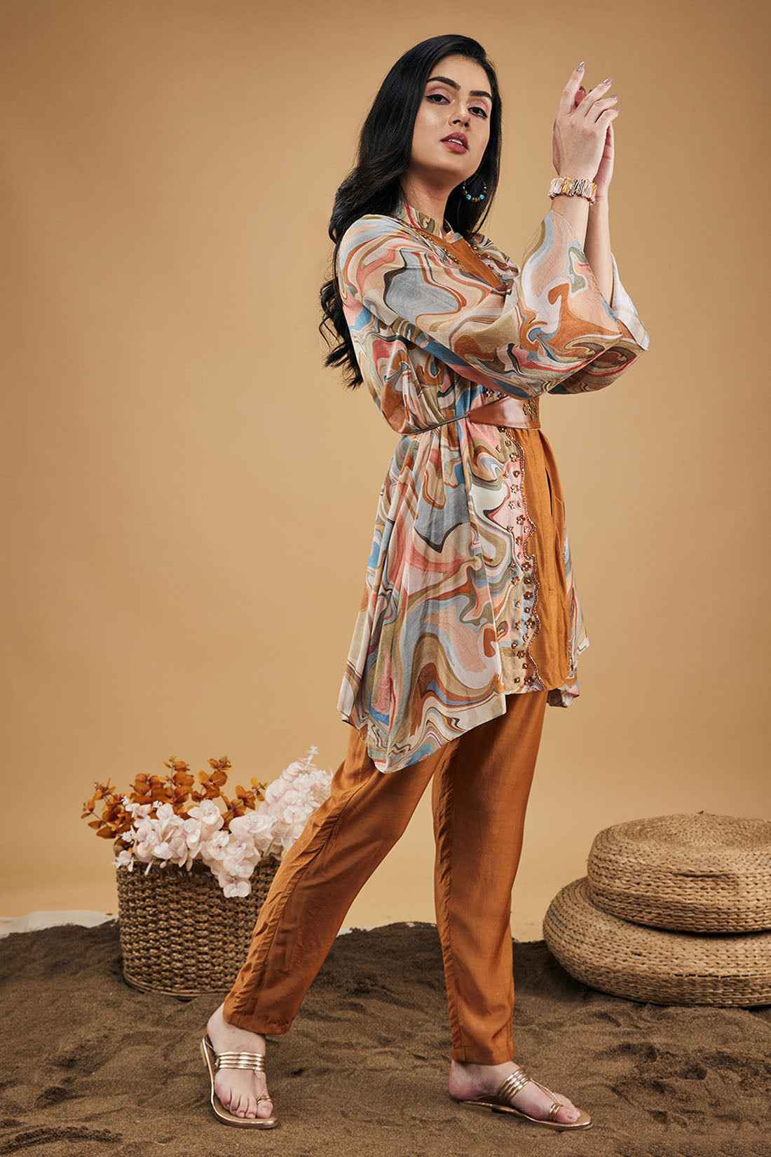 Image of Marble Mosaic Embellished Kurta Set With Belt