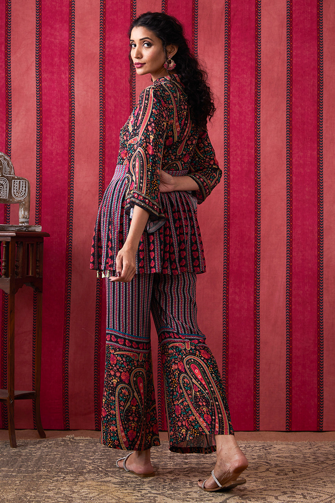 Image of Qala Embroidered Kurta Set