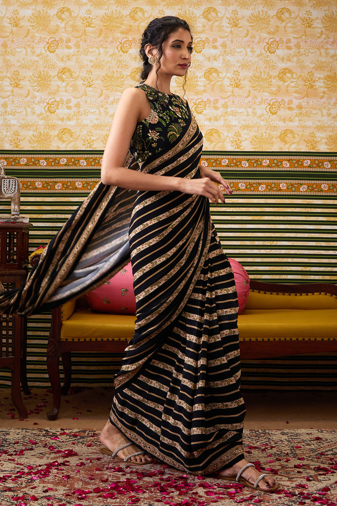 Image of Mehr Embroidered Pre-Draped Saree