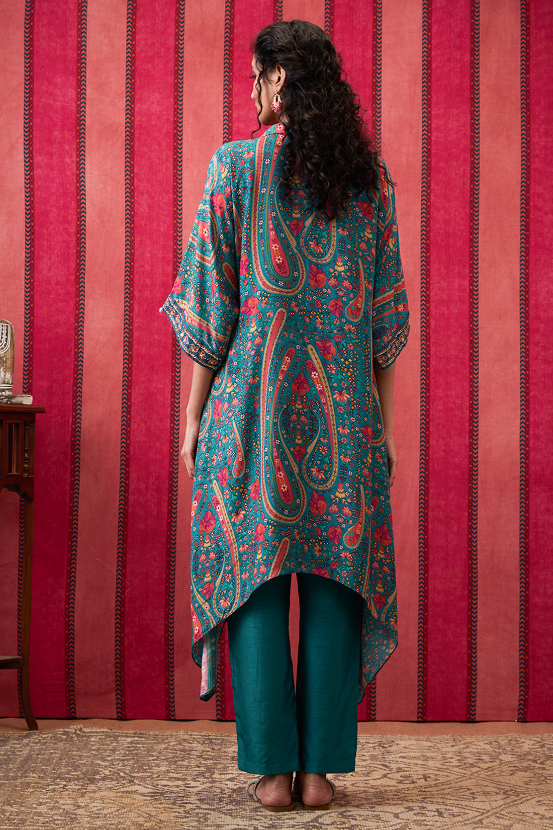 Image of Qala Embroidered Asymmetric Kurta Set