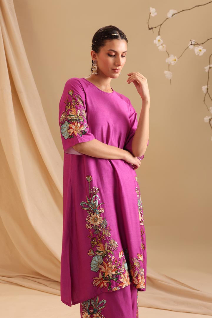 Image of Aarani embroidered Kurta set