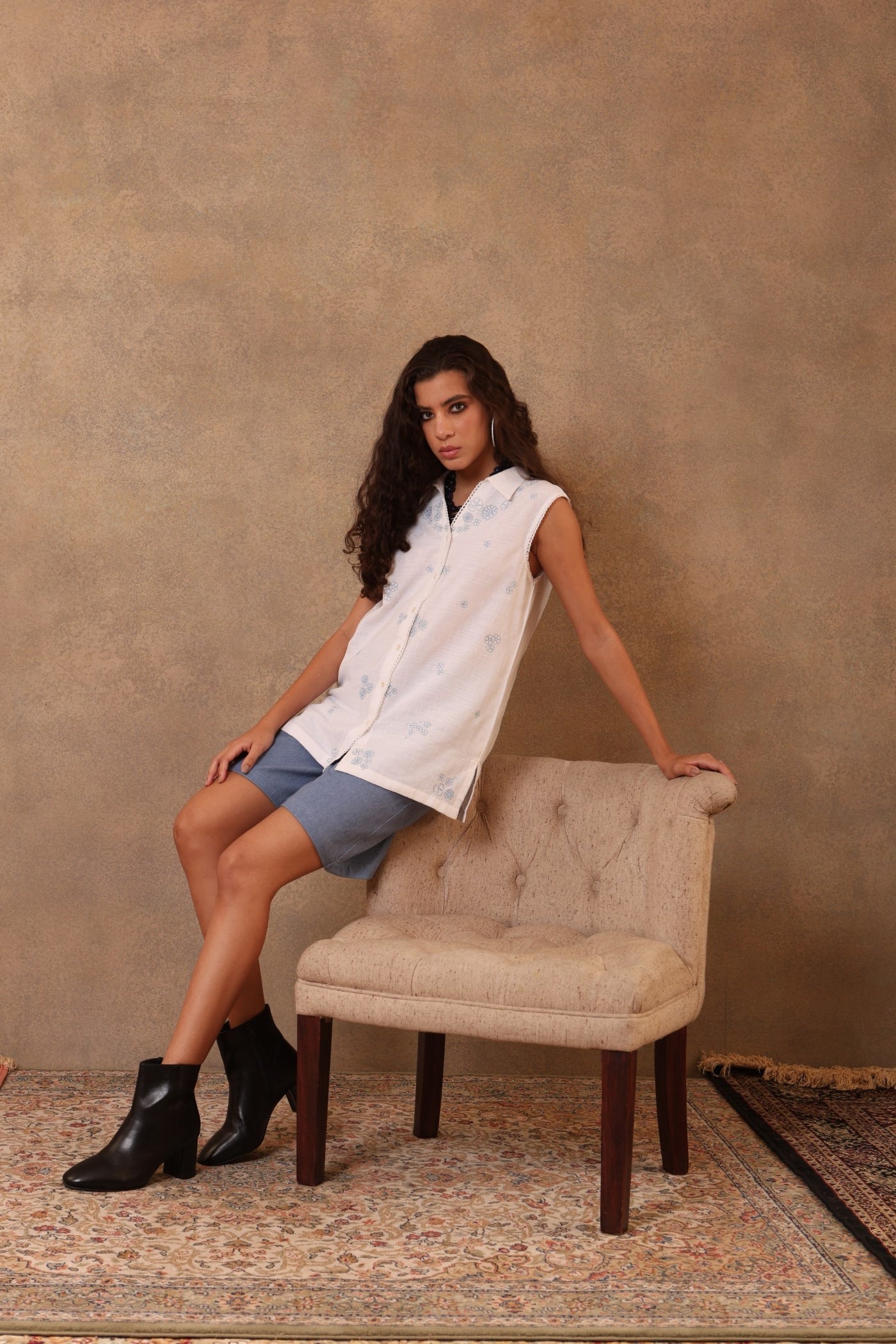 White Hand-Embroidered Handloom Pure Cotton-Slub Sleeveless Collared Short Blouse
