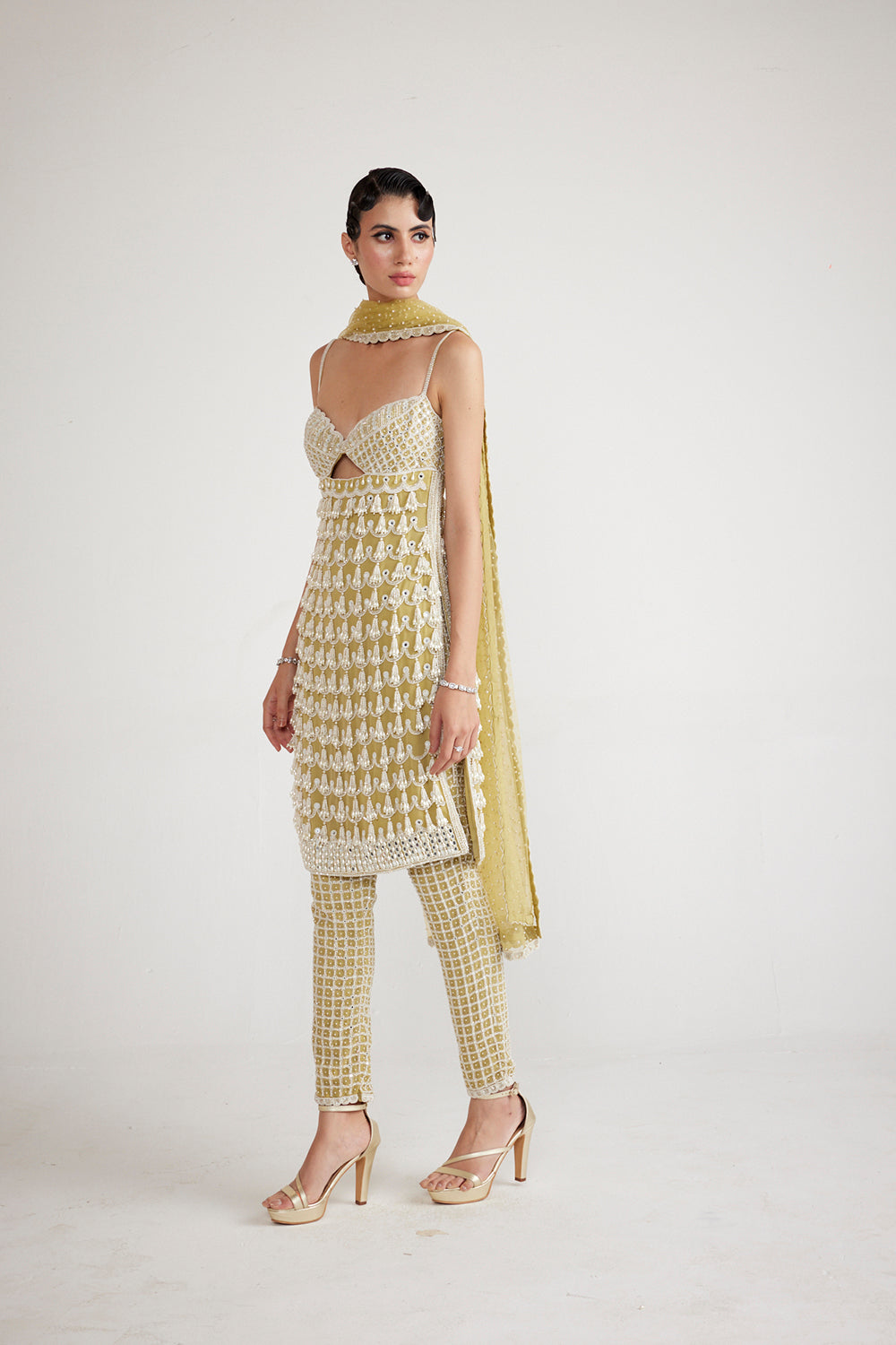 Fern Green Chandelier Pearl Drop Kurta Set - Auraya Fashion 