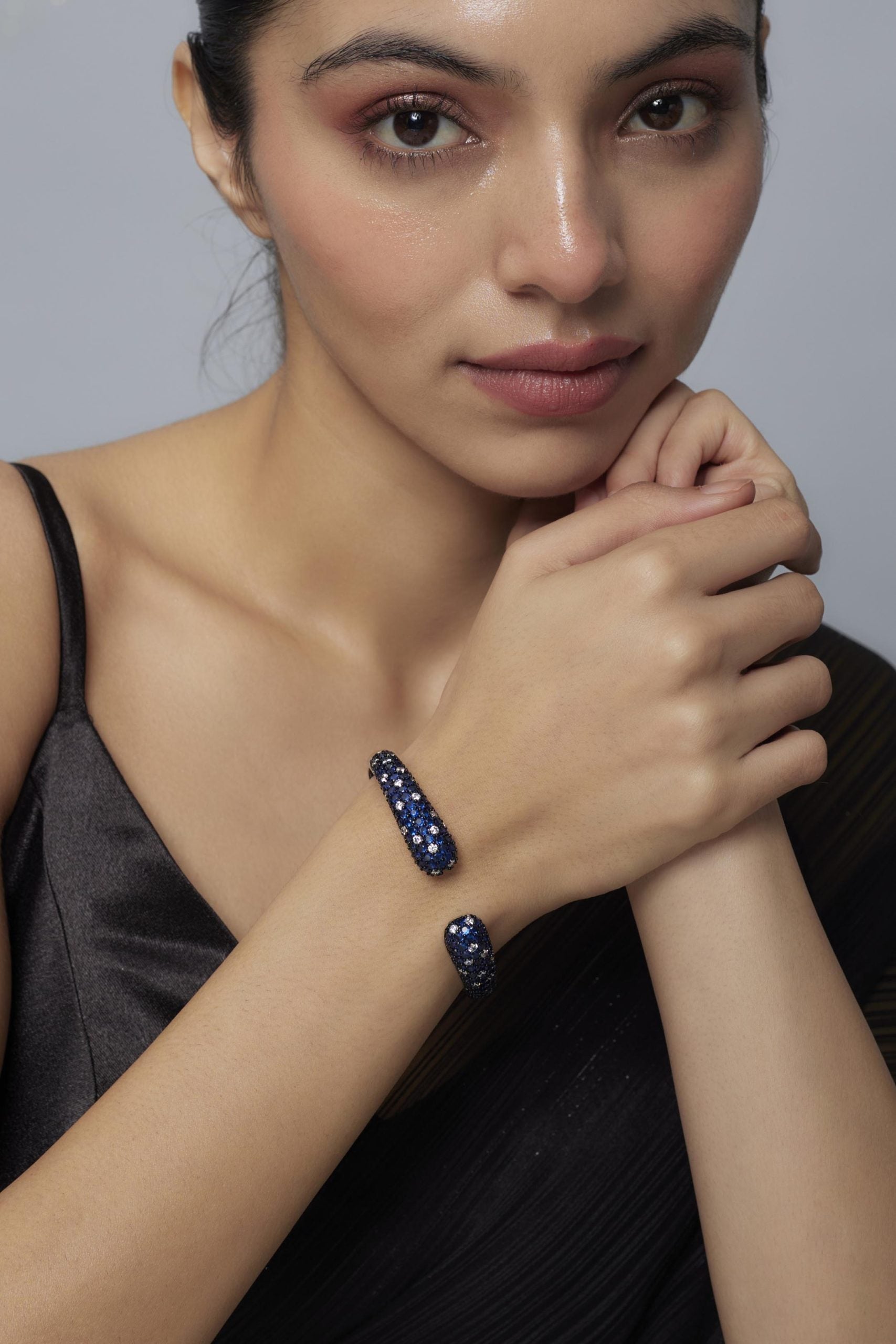 vivinia BY VIDHI MEHRA Zia Silver Plated Blue Womens Zircon Kadas (Freesize)