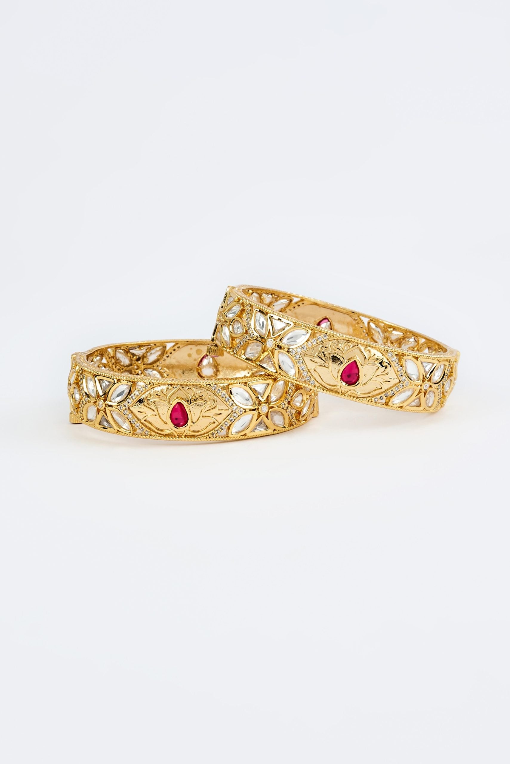 vivinia BY VIDHI MEHRA Saadgi Gold Plated Red Womens Kundan, Polki Pair of Bangles (2.4,2.6)