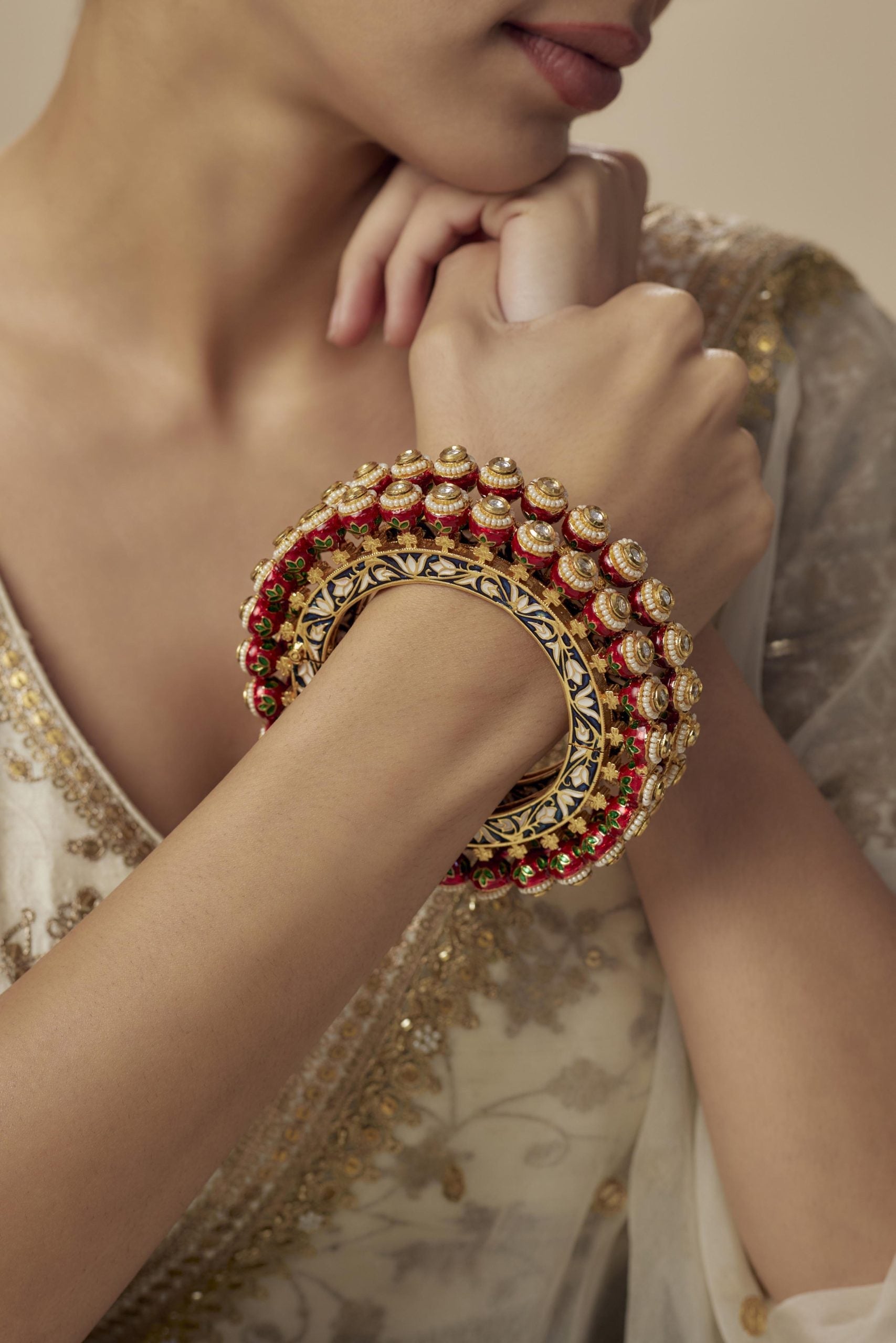 vivinia BY VIDHI MEHRA Saadgi Gold Plated Red Womens Kundan, Polki Pair of Bangles (2.4,2.6)