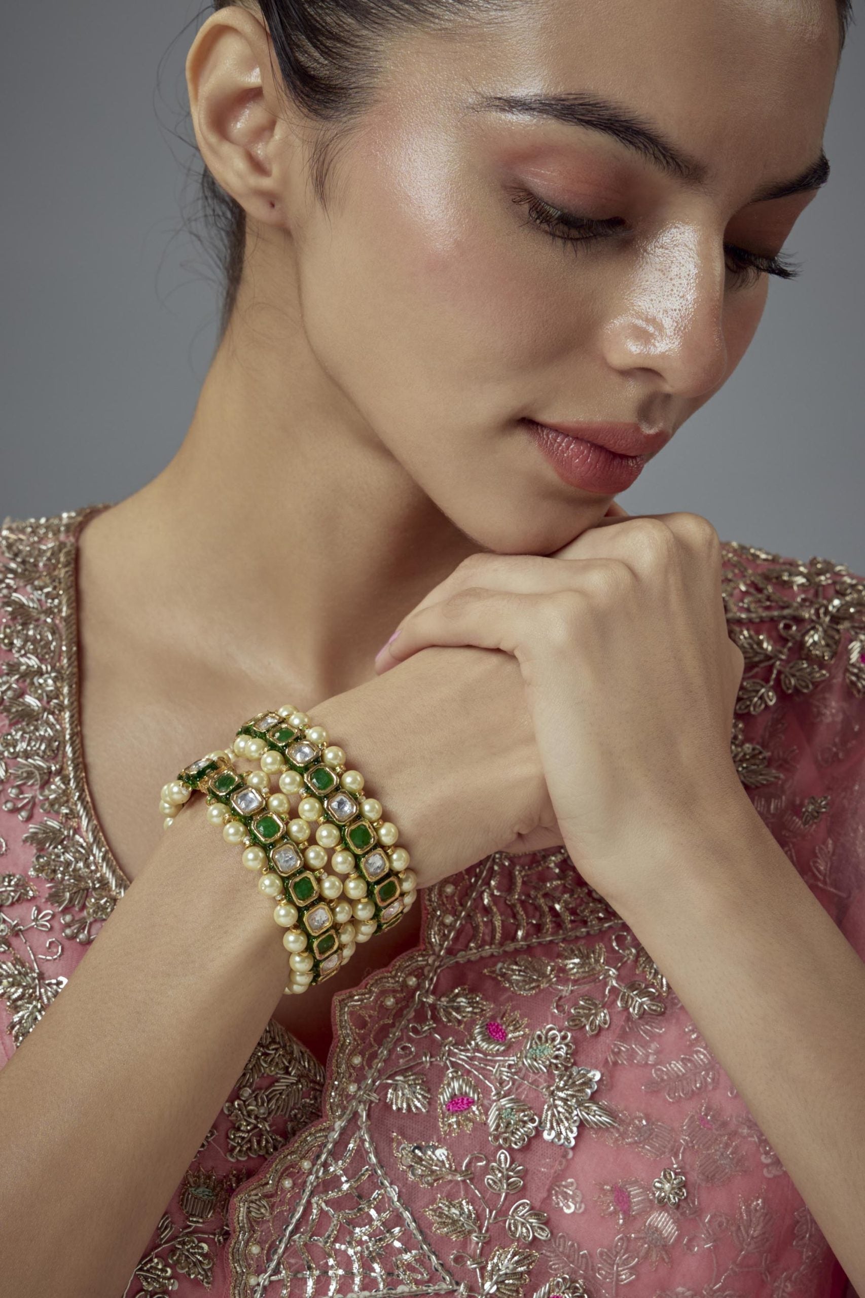 vivinia BY VIDHI MEHRA Saadgi Gold Plated Green Kundan, Polki Womens Pair of bangles (2.4,2.6)