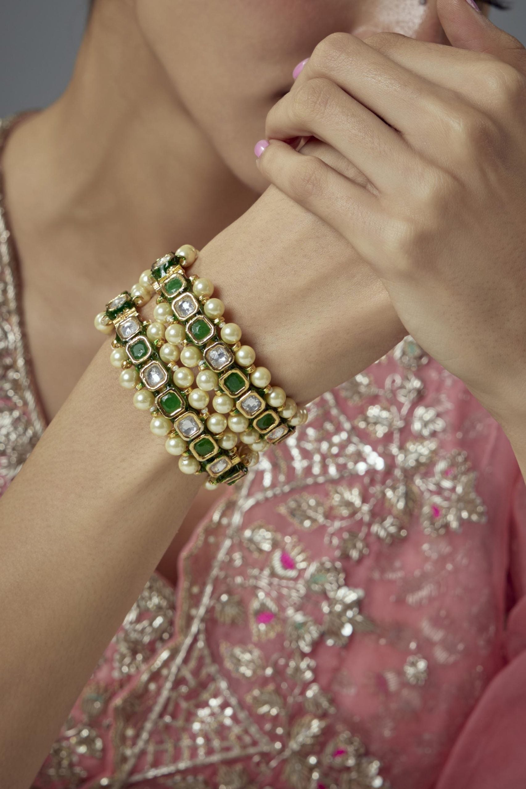 vivinia BY VIDHI MEHRA Saadgi Gold Plated Green Kundan, Polki Womens Pair of bangles (2.4,2.6)