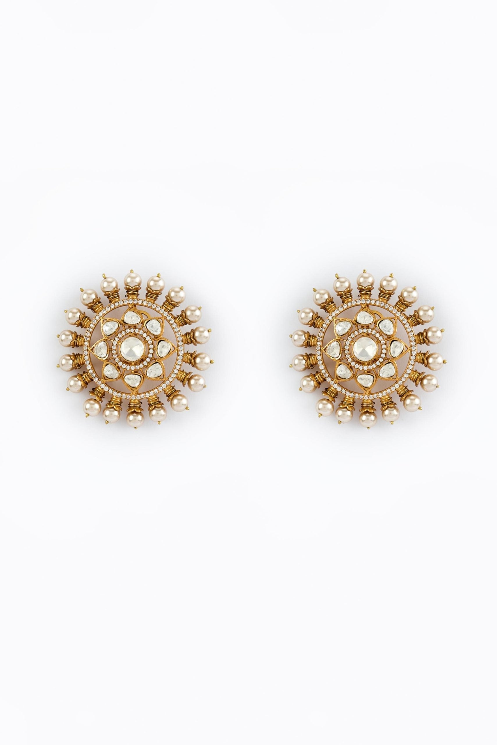 vivinia BY VIDHI MEHRA Saadgi Gold Plated Womens Pearl Pair of Stud Earrings (Freesize)