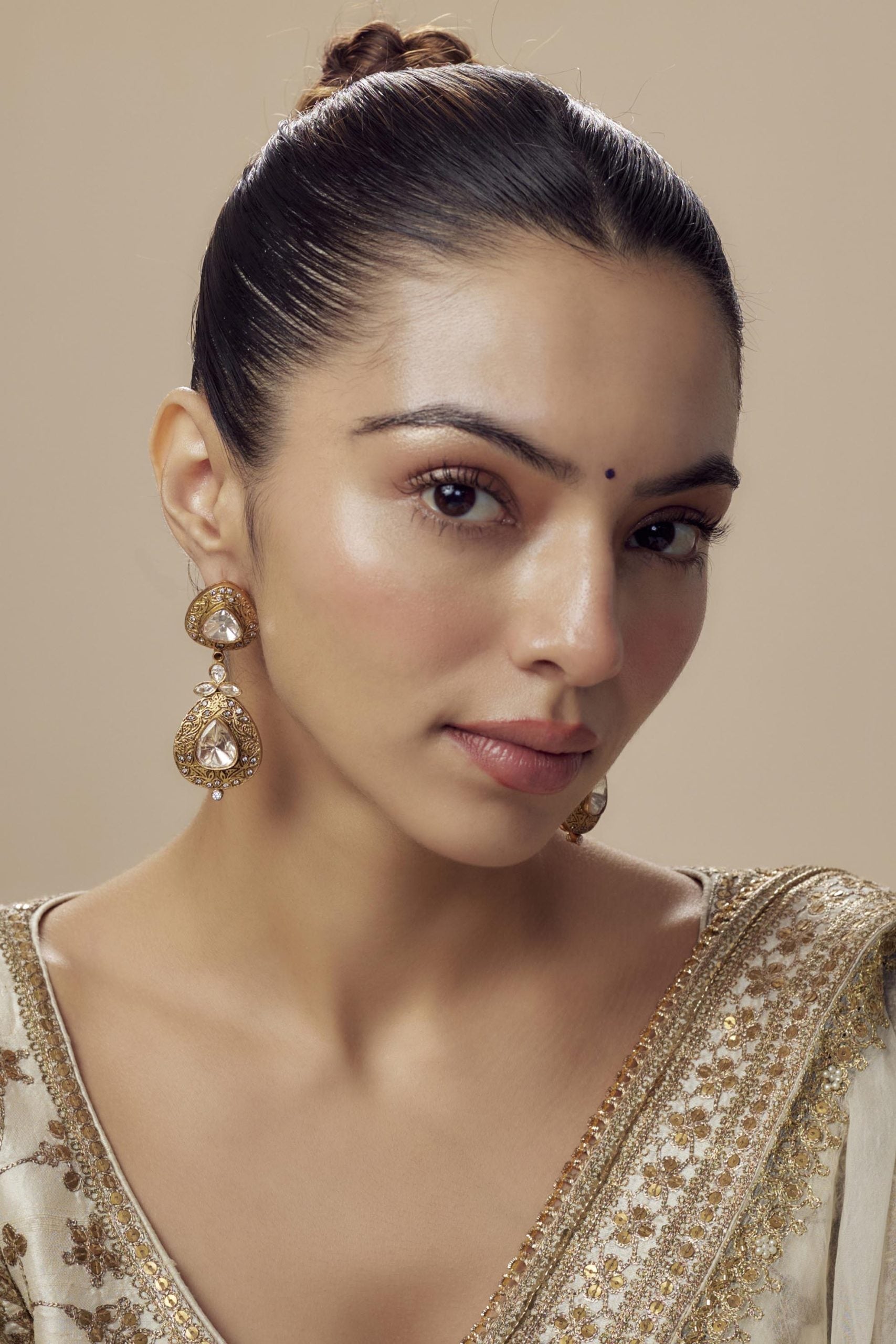 vivinia BY VIDHI MEHRA Saadgi Gold Plated Womens Kundan, Polki Pair of Dangler Earrings (Freesize)