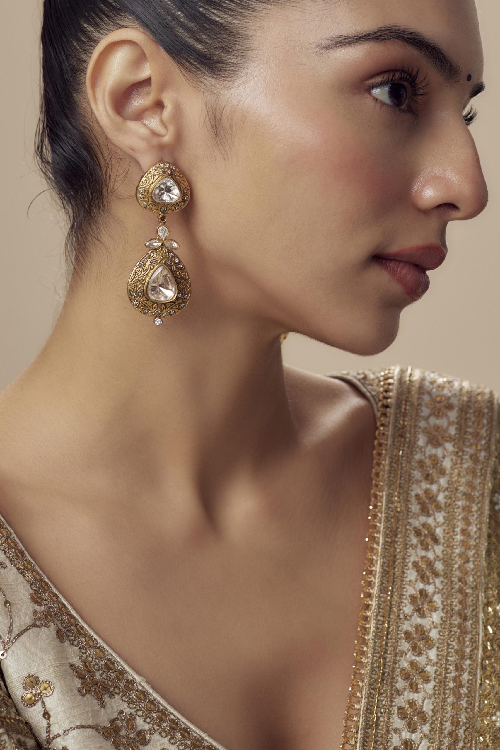 vivinia BY VIDHI MEHRA Saadgi Gold Plated Womens Kundan, Polki Pair of Dangler Earrings (Freesize)