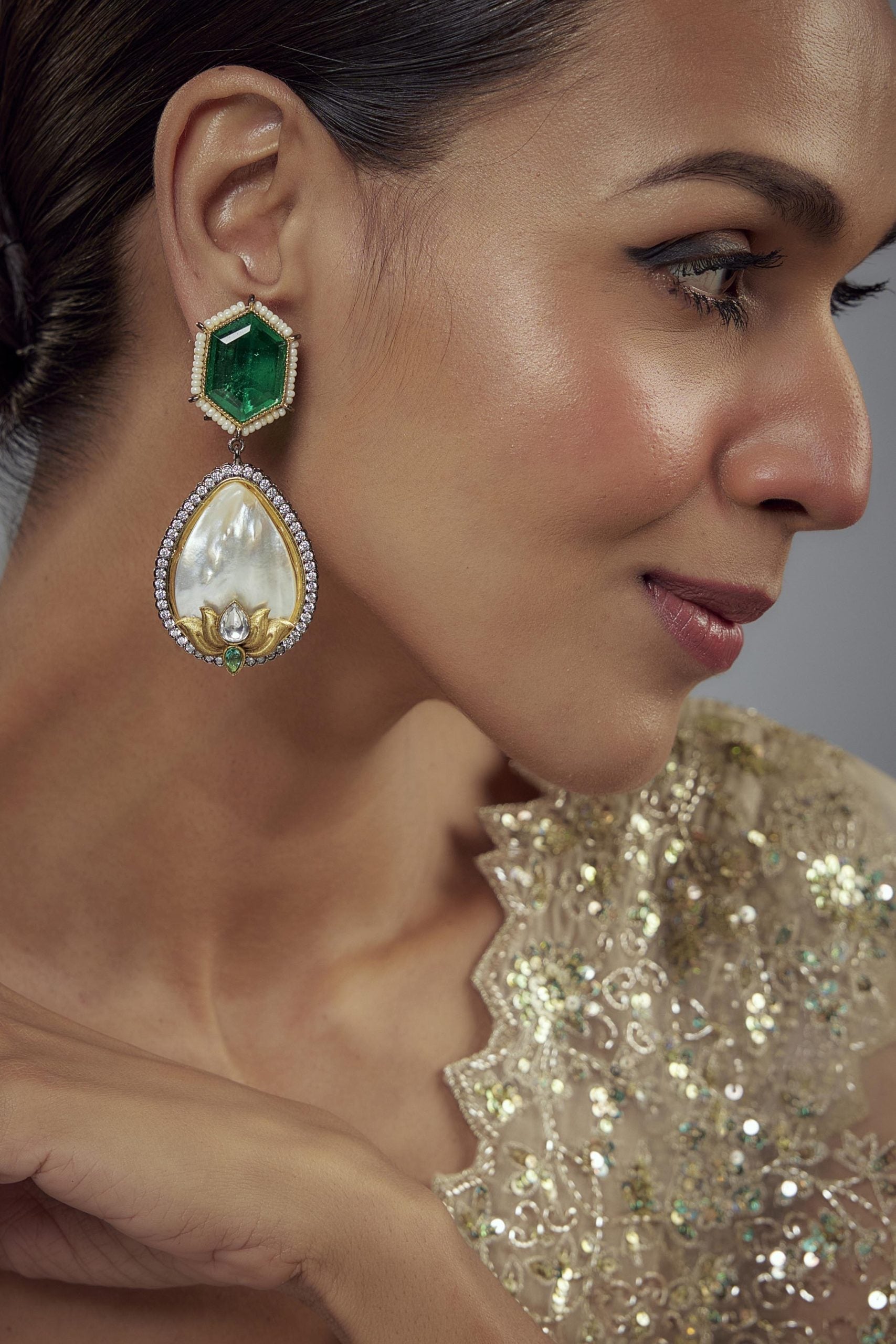 vivinia BY VIDHI MEHRA Florence Green & White Kundan, Polki Womens Pair of Danglers Earrings (Freesize)