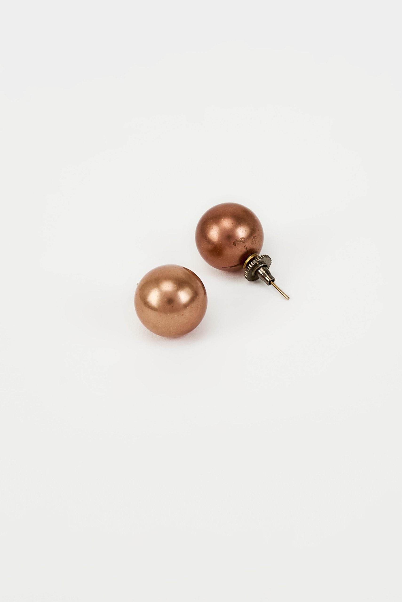 vivinia BY VIDHI MEHRA Florence Brown Pearl Womens Pair of Studs Earrings (Freesize)