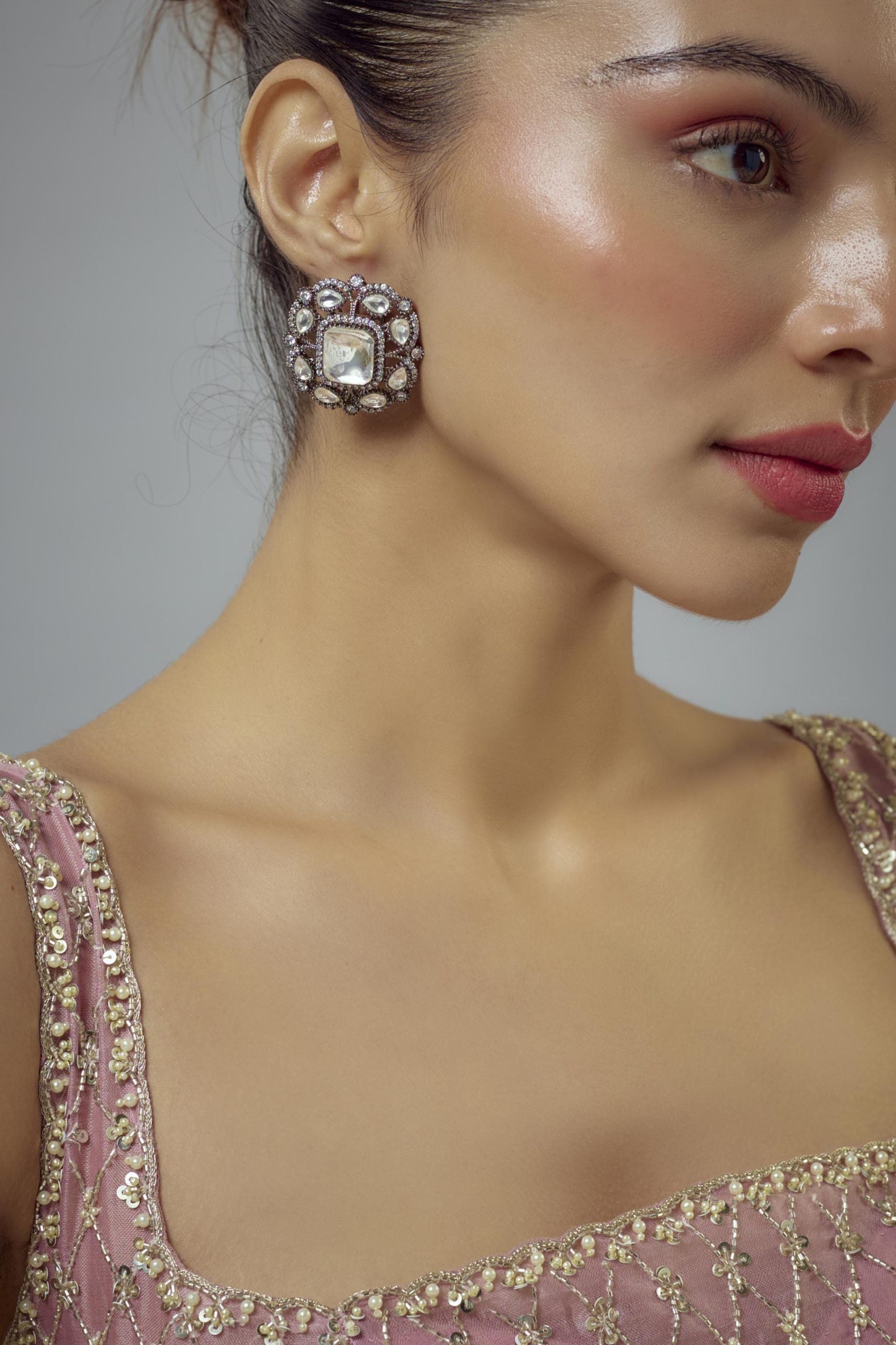 vivinia BY VIDHI MEHRA Florence Silver Plated Kundan, Polki Womens Pair of Studs Earrings (Freesize)