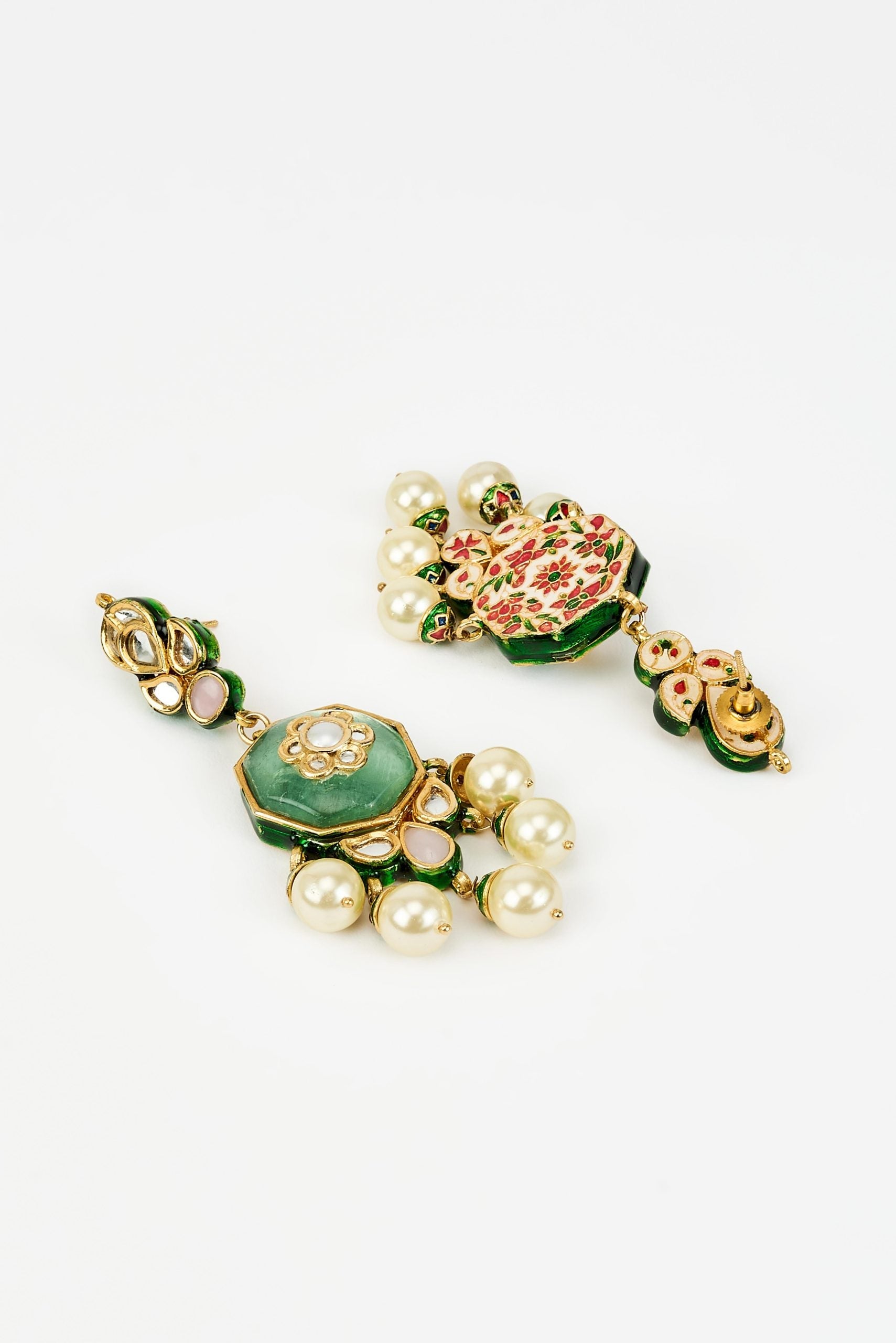 vivinia BY VIDHI MEHRA Saadgi Gold Plated Green Kundan, Polki Womens Pair of Drop Earrings (Freesize)