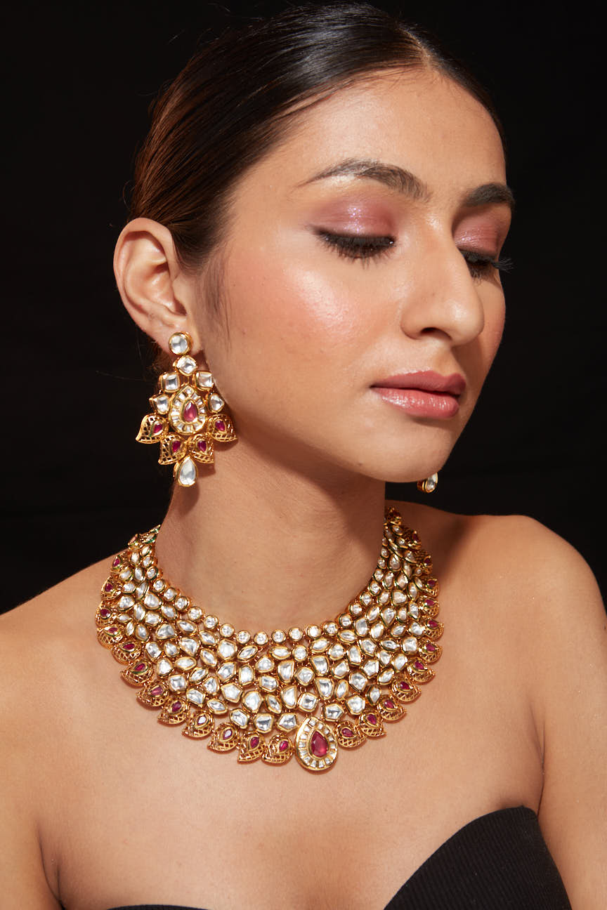 Image of Gold Plated Kundan Studded With Gold Metal Drop Choker Necklace & Dangle Earrings Set