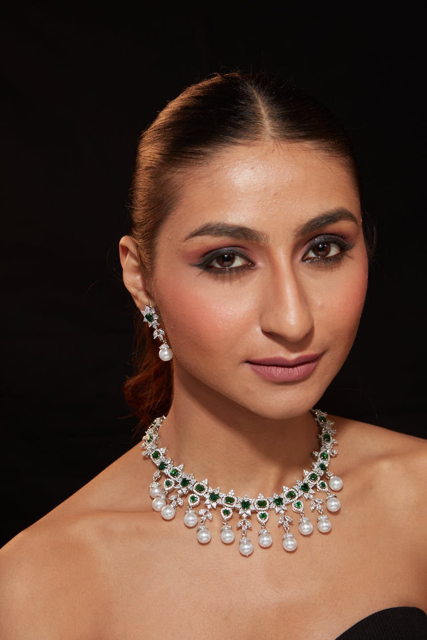 Image of Rhodium Plated Synthetic Emerald With Pearl Drop Choker Necklace & Dangle Earrings Set