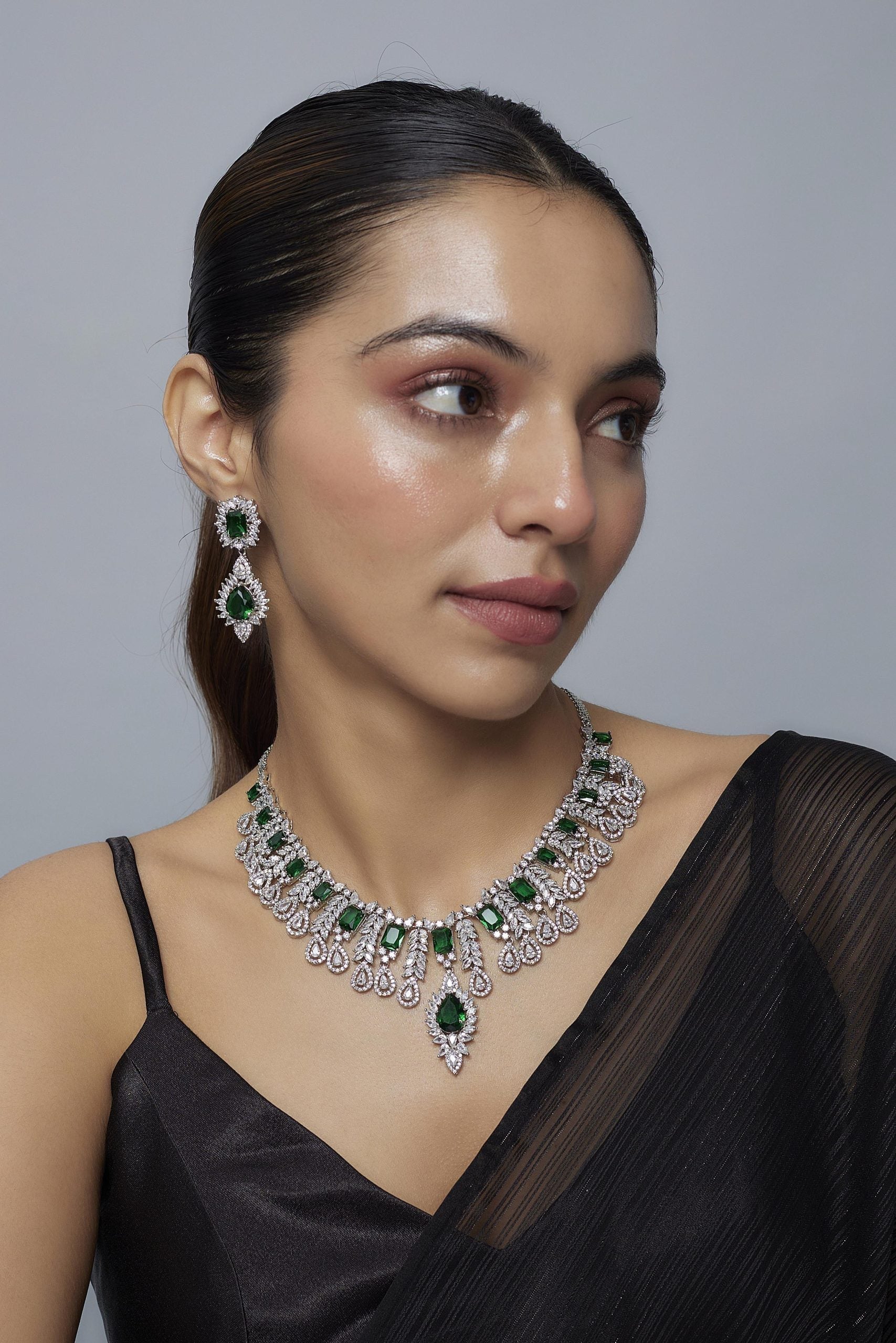 vivinia BY VIDHI MEHRA Zia Silver Plated Green Womens Zircon Short Necklace Set with Pair of Earrings (Freesize)