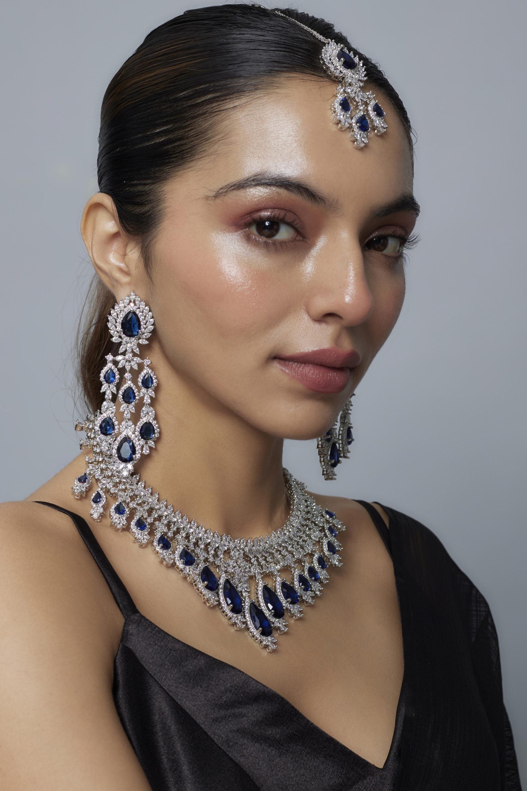 vivinia BY VIDHI MEHRA Zia Silver Plated Blue Womens Zircon Short Necklace Set with Pair of Dangler Earrings & Maangtikka (Freesize)