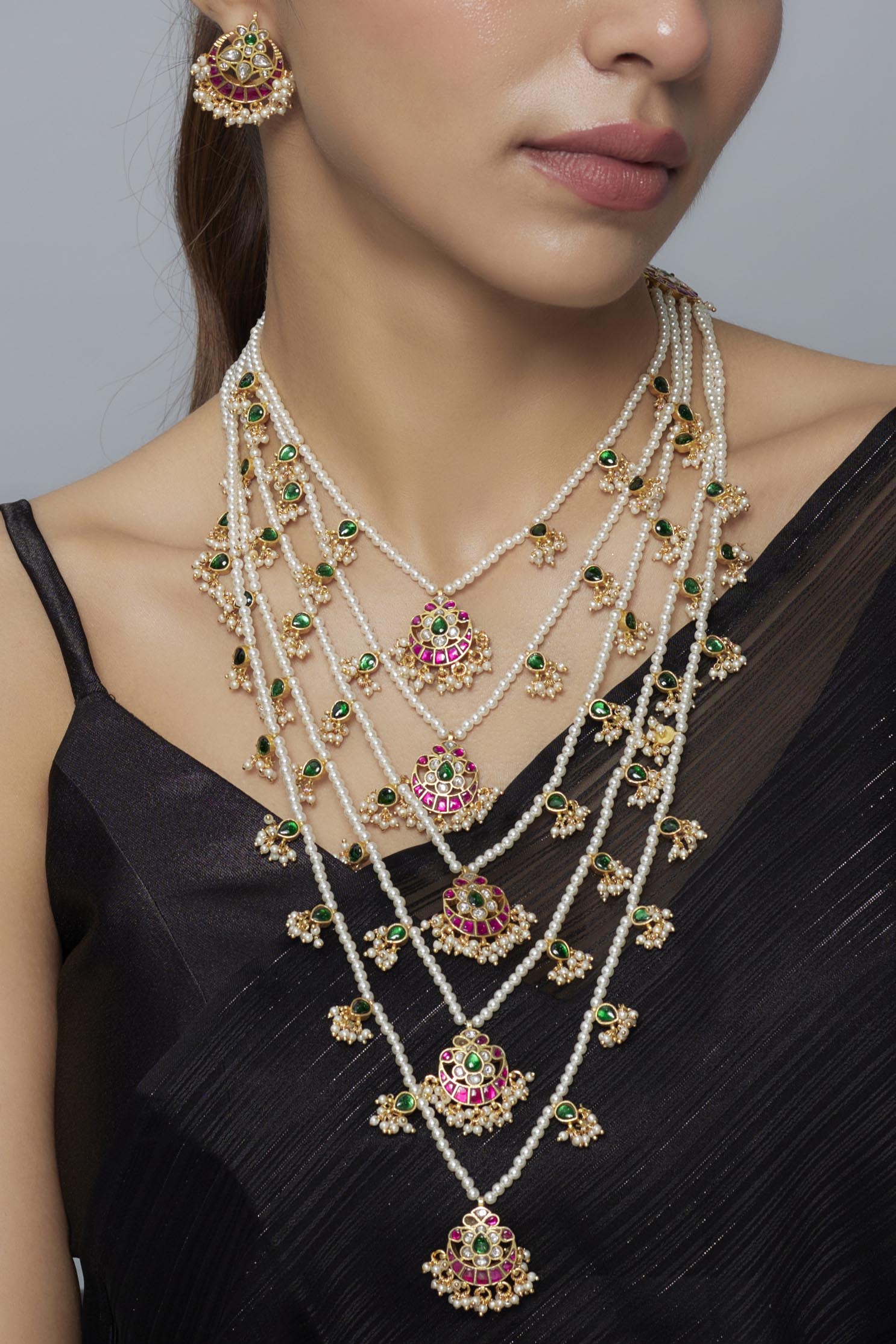 vivinia BY VIDHI MEHRA Saadgi Gold Plated White Womens Kundan, Polki Long Necklace Set with Pair of Earrings (Freesize)