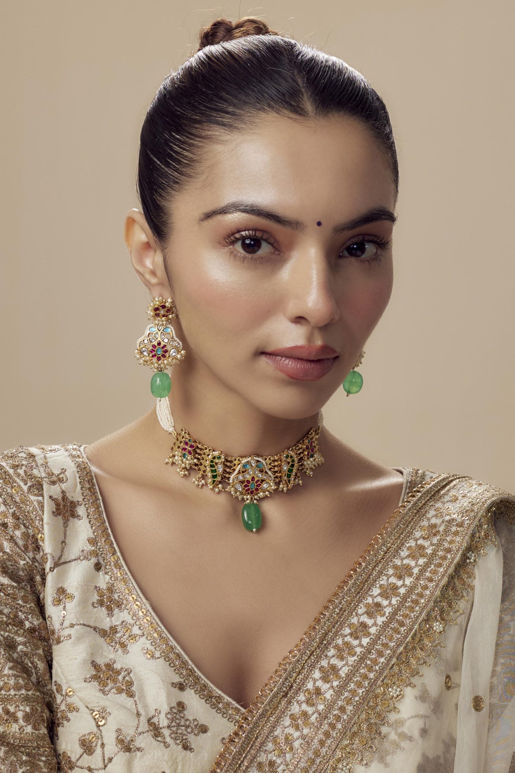 vivinia BY VIDHI MEHRA Morpankh Gold Plated Green Womens Beaded Choker Necklace Set with Pair of Earrings (Freesize)