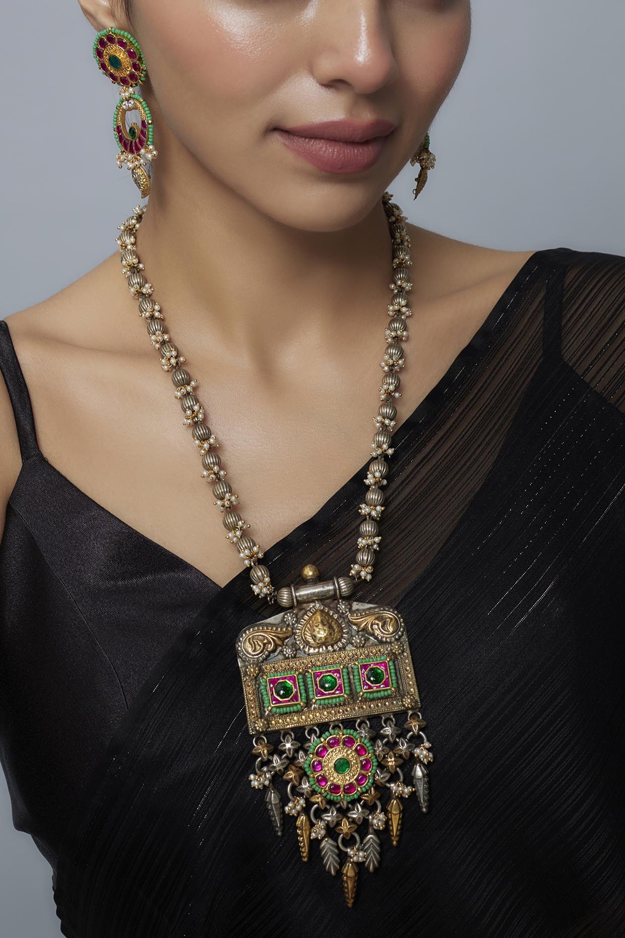 vivinia BY VIDHI MEHRA Morpankh Silver Plated Multi Womens Kundan, Polki Long Necklace Set with Pair of Earrings (Freesize)