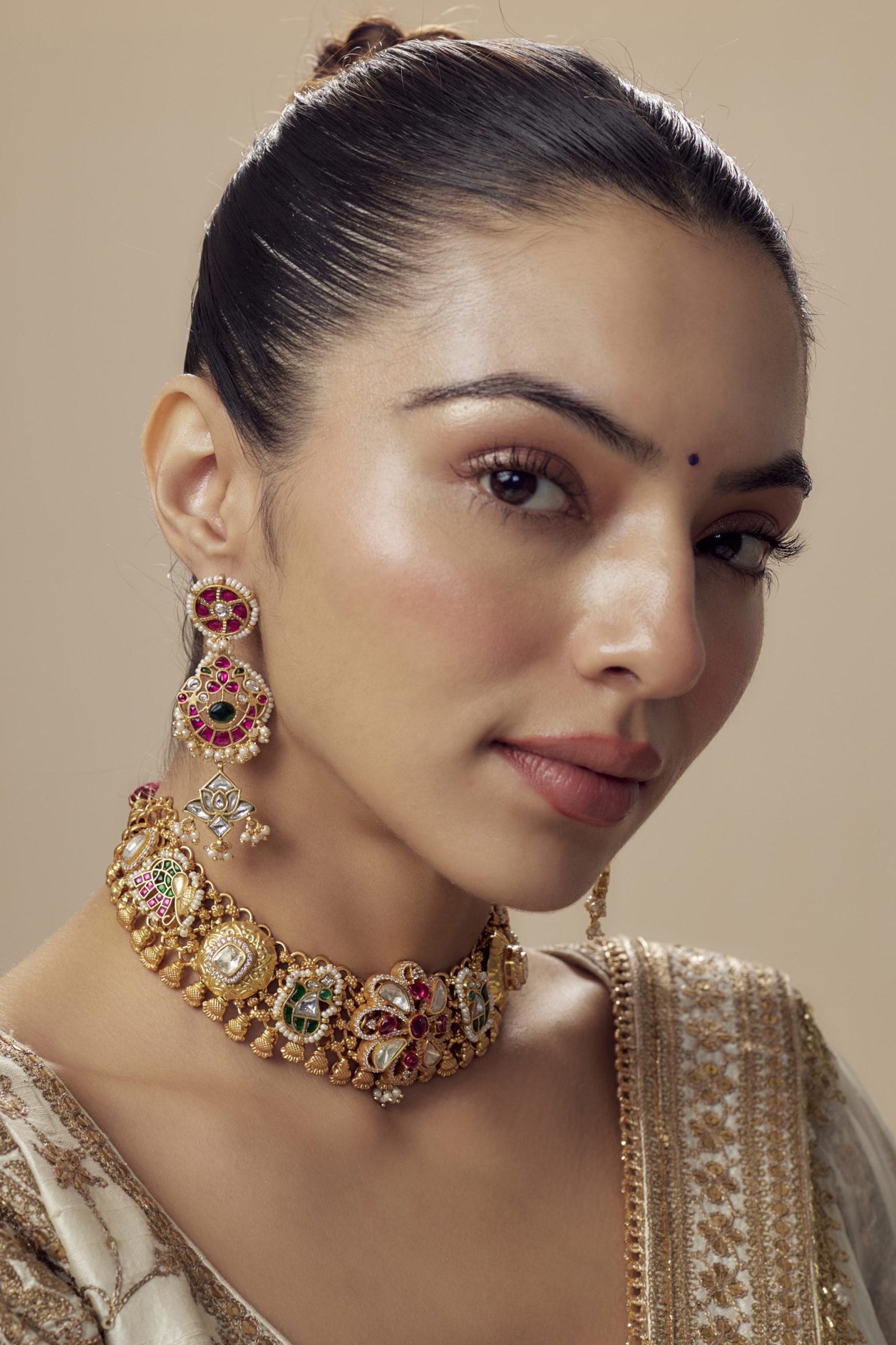 vivinia BY VIDHI MEHRA Morpankh Gold Plated Multi Womens Kundan, Polki Choker Necklace Set with Pair of Earrings (Freesize)