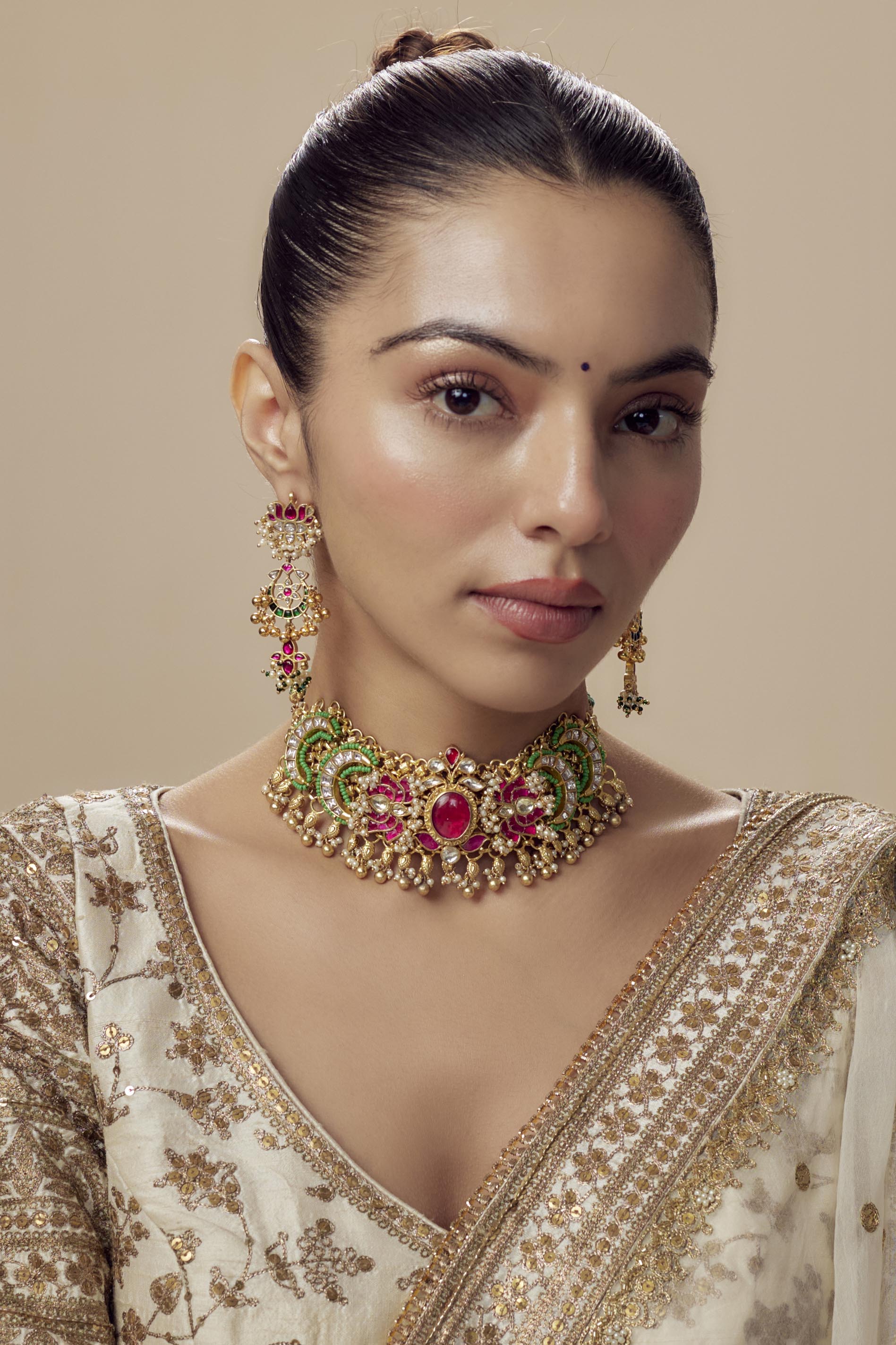 vivinia BY VIDHI MEHRA Morpankh Gold Plated Multi Womens Kundan, Polki Choker Necklace Set with Pair of Earrings (Freesize)