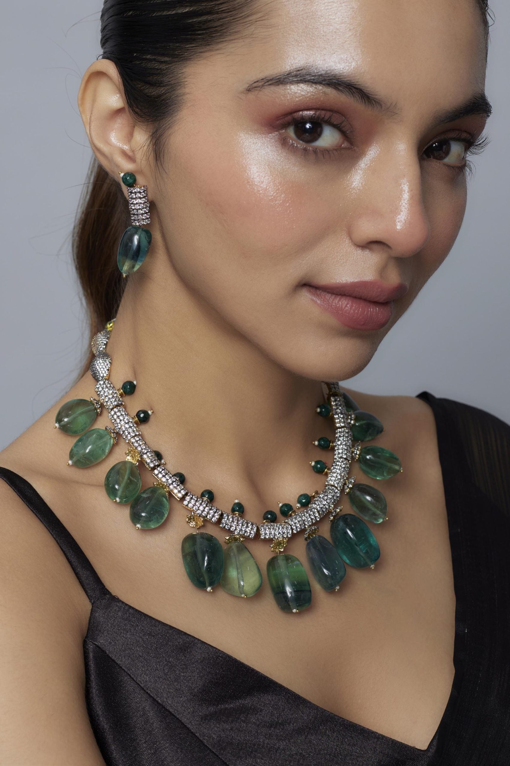 vivinia BY VIDHI MEHRA Florence Green Womens Zircon Short Necklace Set with Pair of Earrings (Freesize)