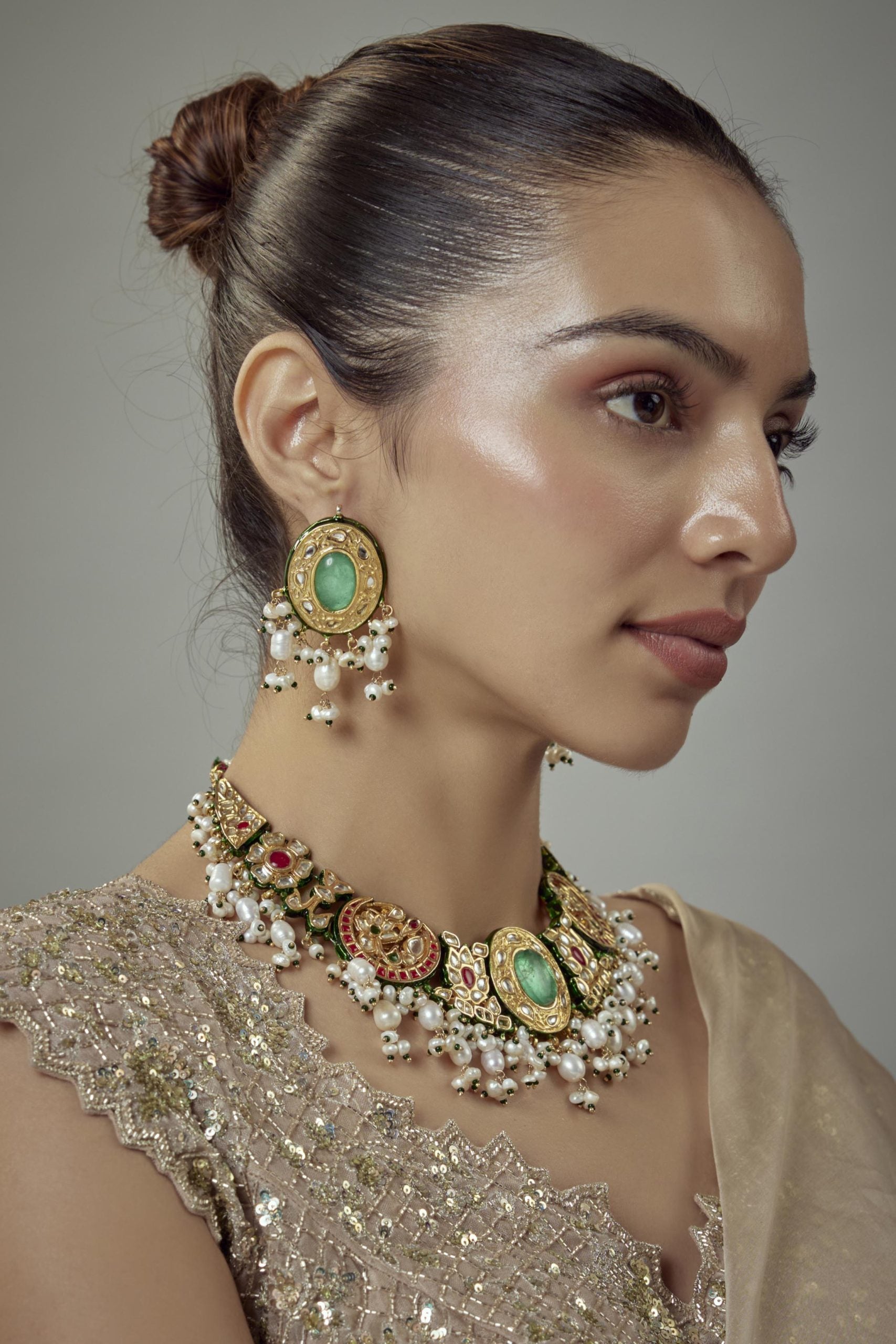 vivinia BY VIDHI MEHRA Saadgi Gold Plated Green Kundan, Polki Womens Choker Necklace Set with Pair of Earrings (Freesize)