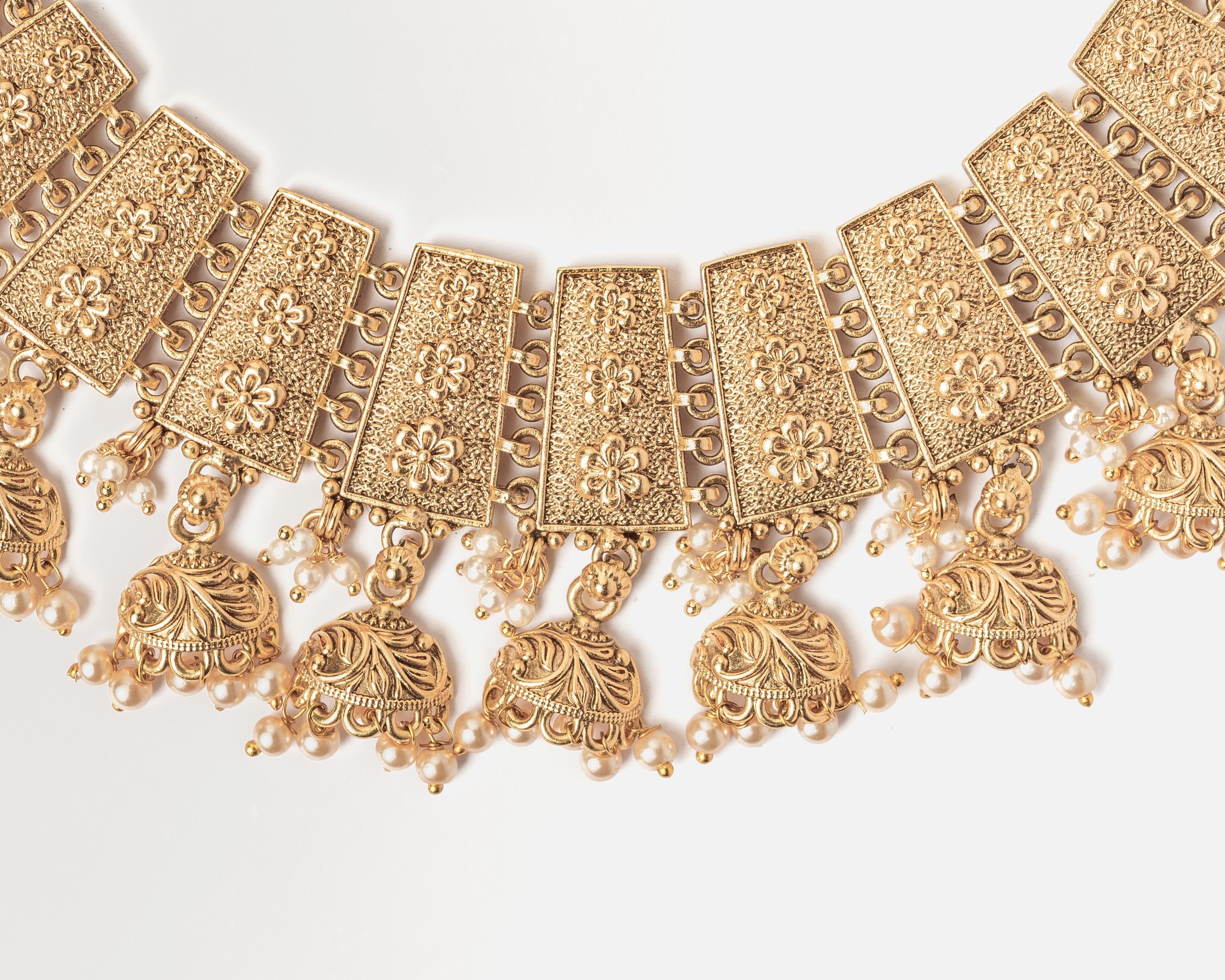 vivinia BY VIDHI MEHRA ISMAARH 2.0 Gold Plated Short Necklace Set with Pair of Earrings