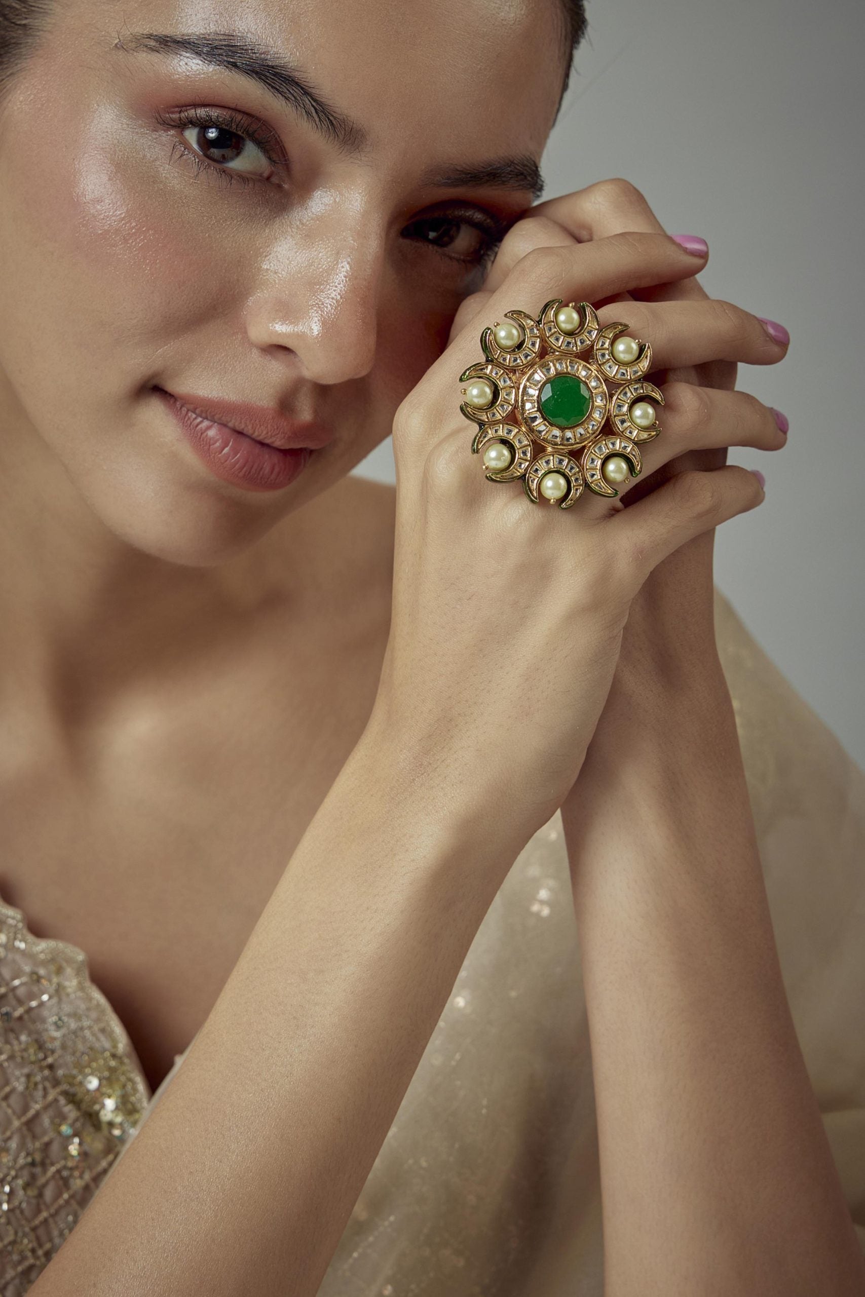 vivinia BY VIDHI MEHRA Saadgi Gold Plated Green Kundan, Polki Womens Ring (Freesize)