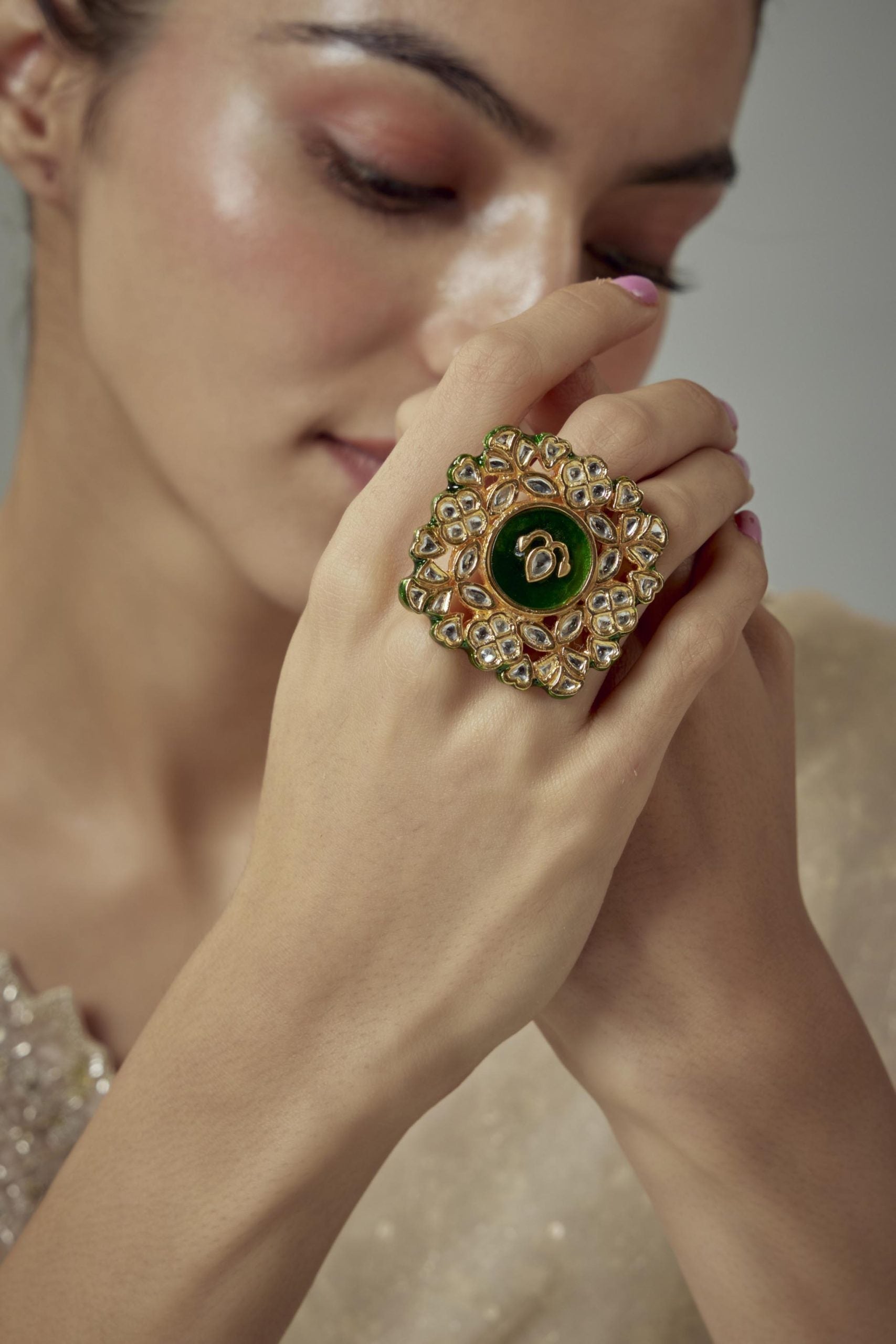 vivinia BY VIDHI MEHRA Saadgi Gold Plated Green Kundan, Polki Womens Ring (Freesize)