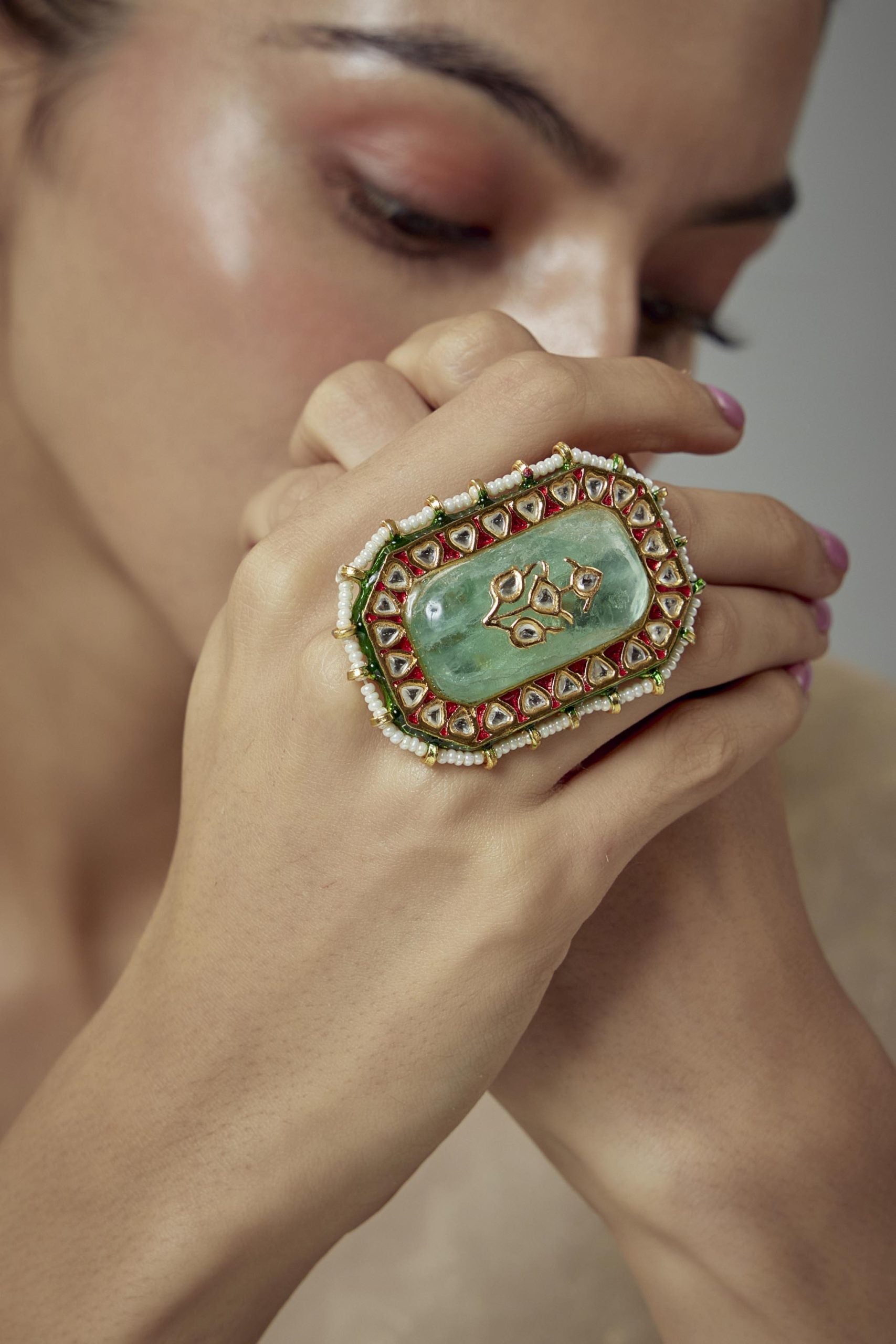 vivinia BY VIDHI MEHRA Saadgi Gold Plated Green Kundan, Polki Womens Ring (Freesize)