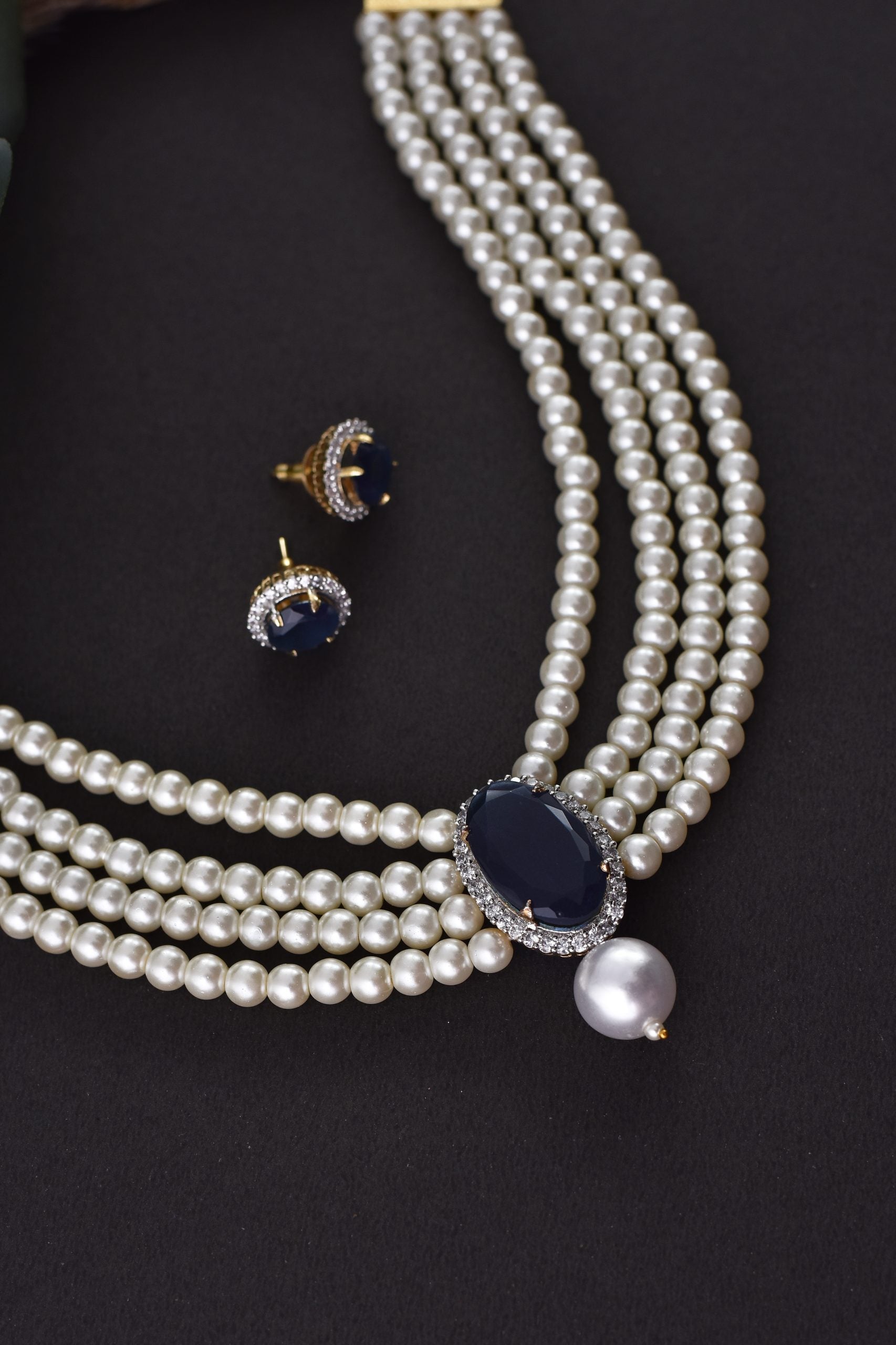 Blue Gold Tone Pearl Necklace Set