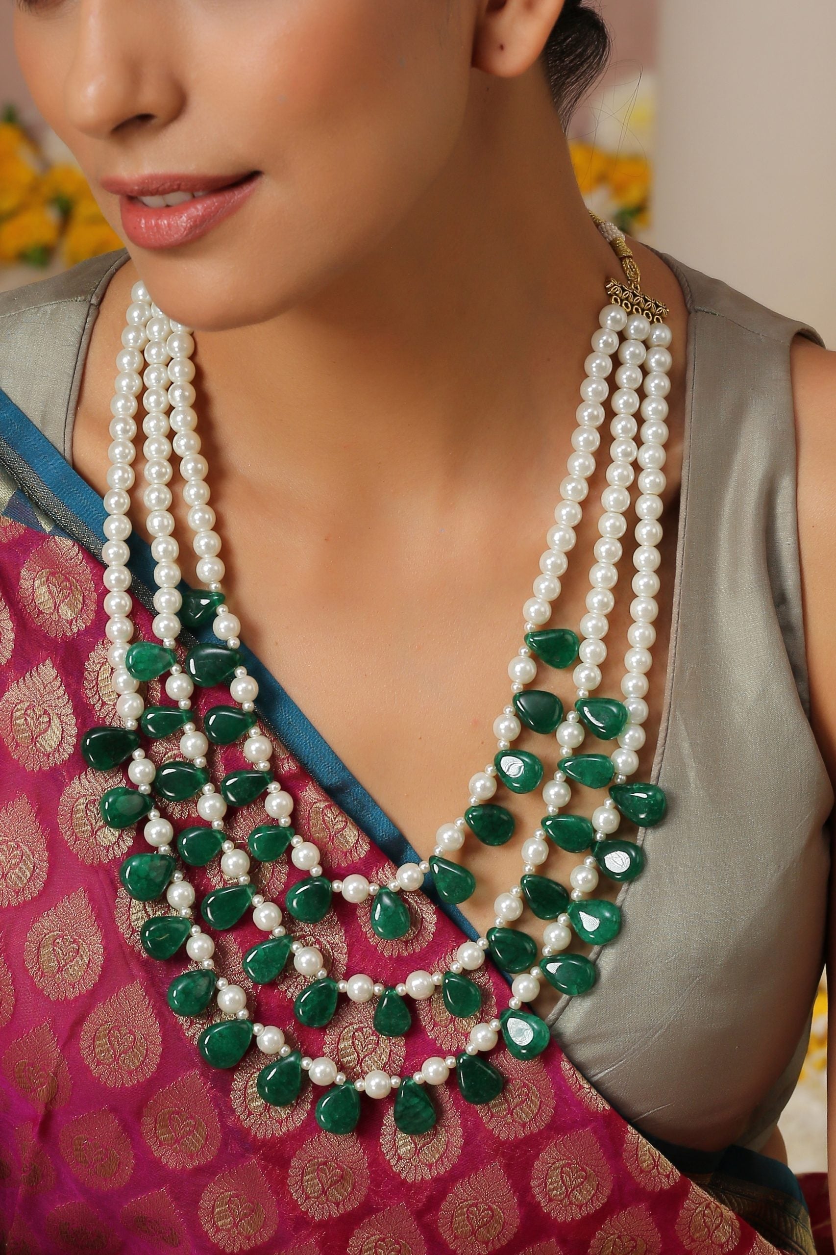 Green and White Pearls Layered Necklace